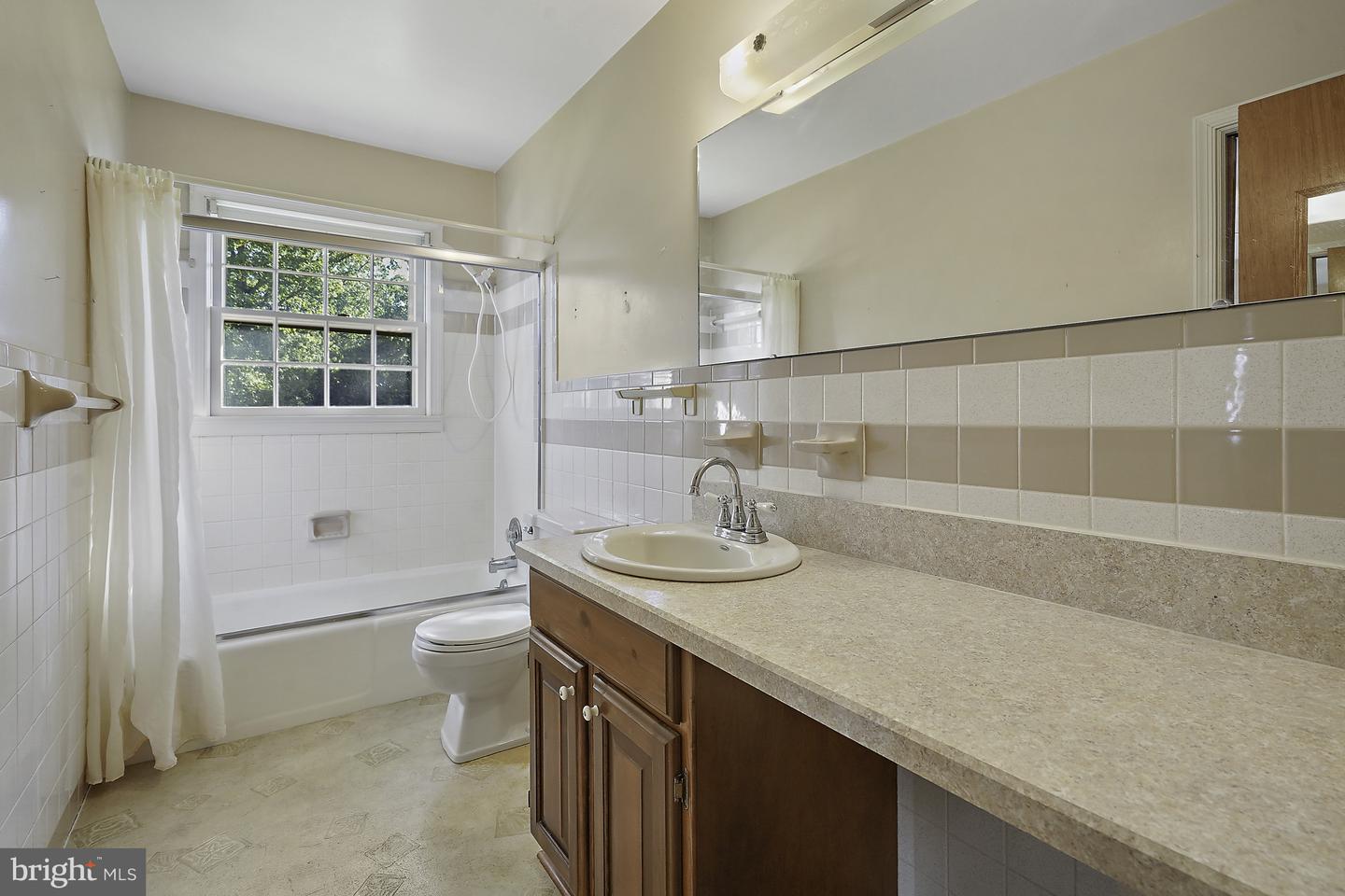 100 LOMBARDY DR, FREDERICKSBURG, Virginia 22408, 3 Bedrooms Bedrooms, ,2 BathroomsBathrooms,Residential,For sale,100 LOMBARDY DR,VASP2036644 MLS # VASP2036644