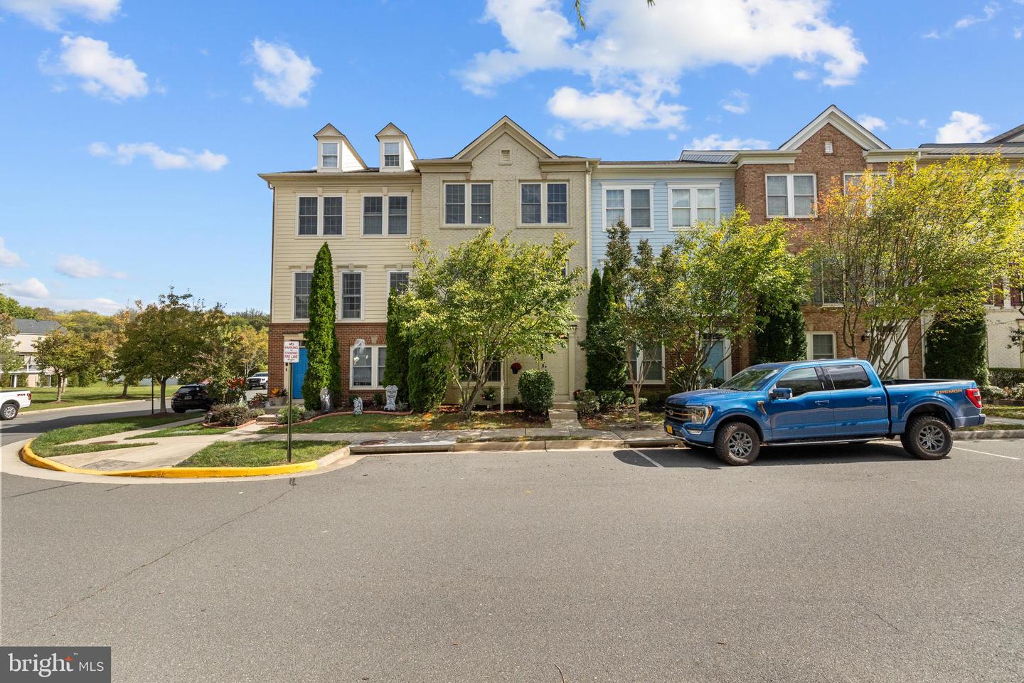 169 GREAT LAUREL SQ SE, LEESBURG, Virginia 20175, 3 Bedrooms Bedrooms, 12 Rooms Rooms,3 BathroomsBathrooms,Residential,For sale,169 GREAT LAUREL SQ SE,VALO2108206 MLS # VALO2108206
