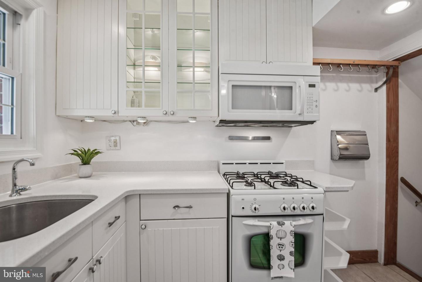 729 S FAYETTE ST S, ALEXANDRIA, Virginia 22314, 2 Bedrooms Bedrooms, 4 Rooms Rooms,1 BathroomBathrooms,Residential,For sale,729 S FAYETTE ST S,VAAX2050526 MLS # VAAX2050526