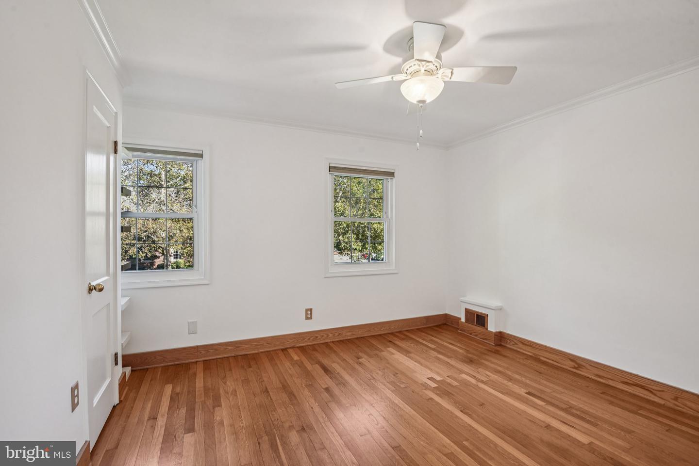 729 S FAYETTE ST S, ALEXANDRIA, Virginia 22314, 2 Bedrooms Bedrooms, 4 Rooms Rooms,1 BathroomBathrooms,Residential,For sale,729 S FAYETTE ST S,VAAX2050526 MLS # VAAX2050526