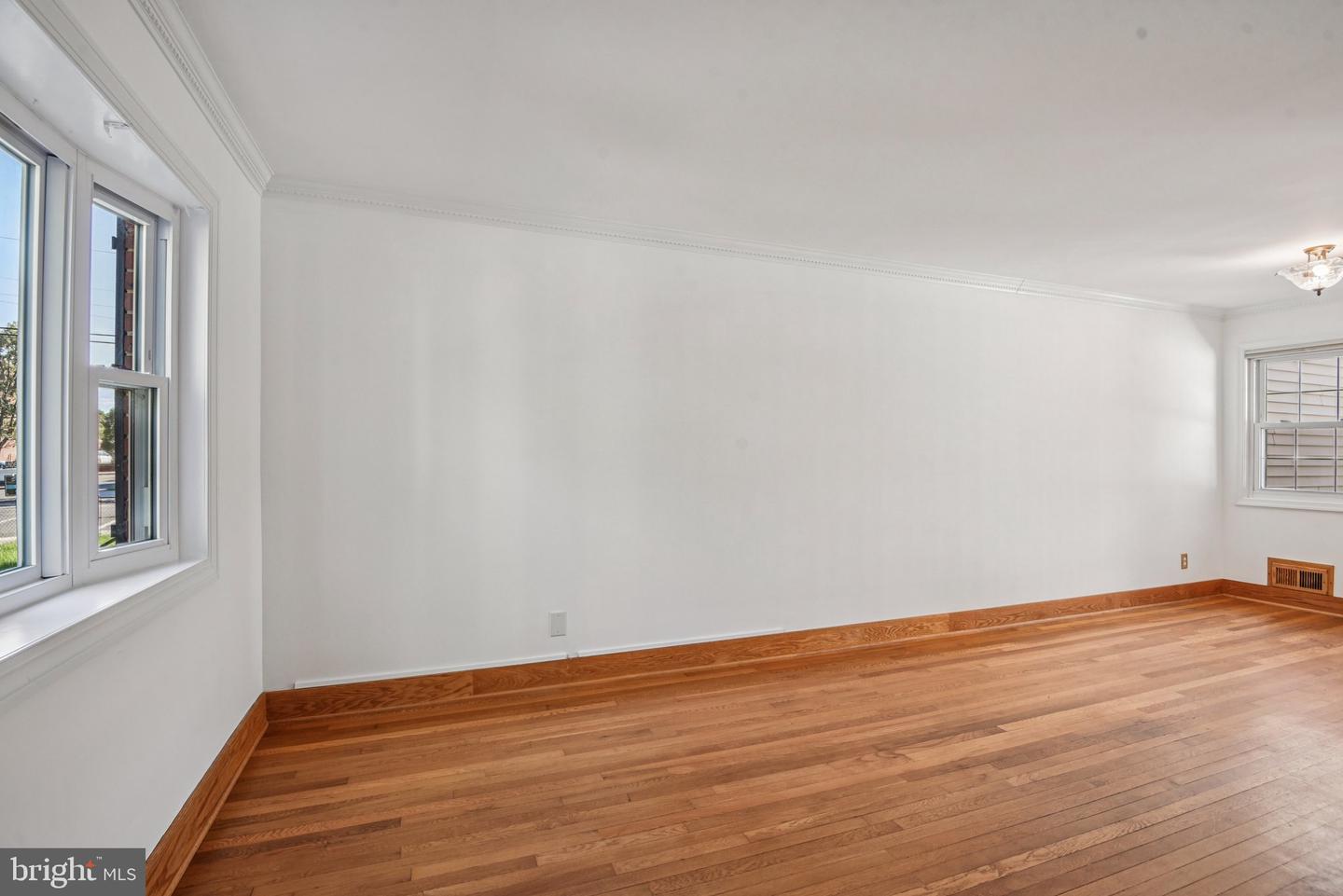 729 S FAYETTE ST S, ALEXANDRIA, Virginia 22314, 2 Bedrooms Bedrooms, 4 Rooms Rooms,1 BathroomBathrooms,Residential,For sale,729 S FAYETTE ST S,VAAX2050526 MLS # VAAX2050526