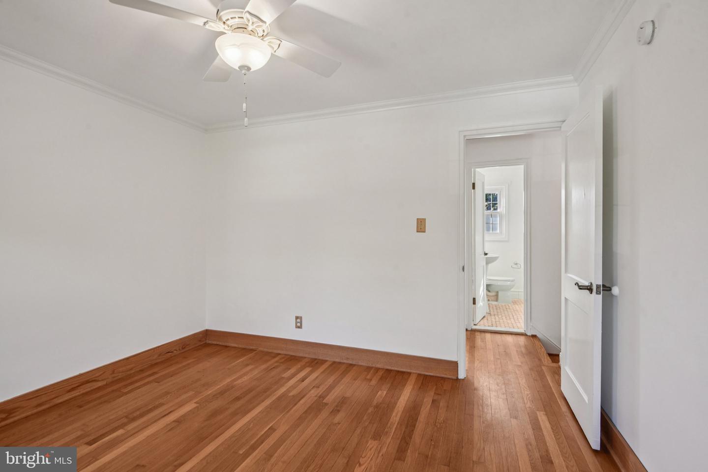 729 S FAYETTE ST S, ALEXANDRIA, Virginia 22314, 2 Bedrooms Bedrooms, 4 Rooms Rooms,1 BathroomBathrooms,Residential,For sale,729 S FAYETTE ST S,VAAX2050526 MLS # VAAX2050526