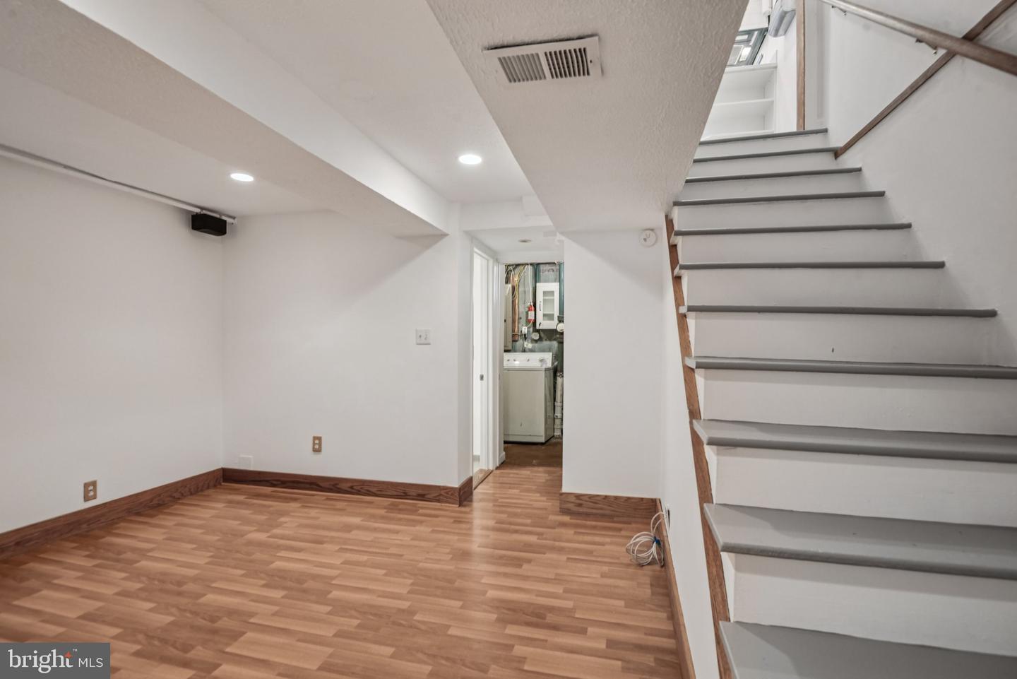 729 S FAYETTE ST S, ALEXANDRIA, Virginia 22314, 2 Bedrooms Bedrooms, 4 Rooms Rooms,1 BathroomBathrooms,Residential,For sale,729 S FAYETTE ST S,VAAX2050526 MLS # VAAX2050526