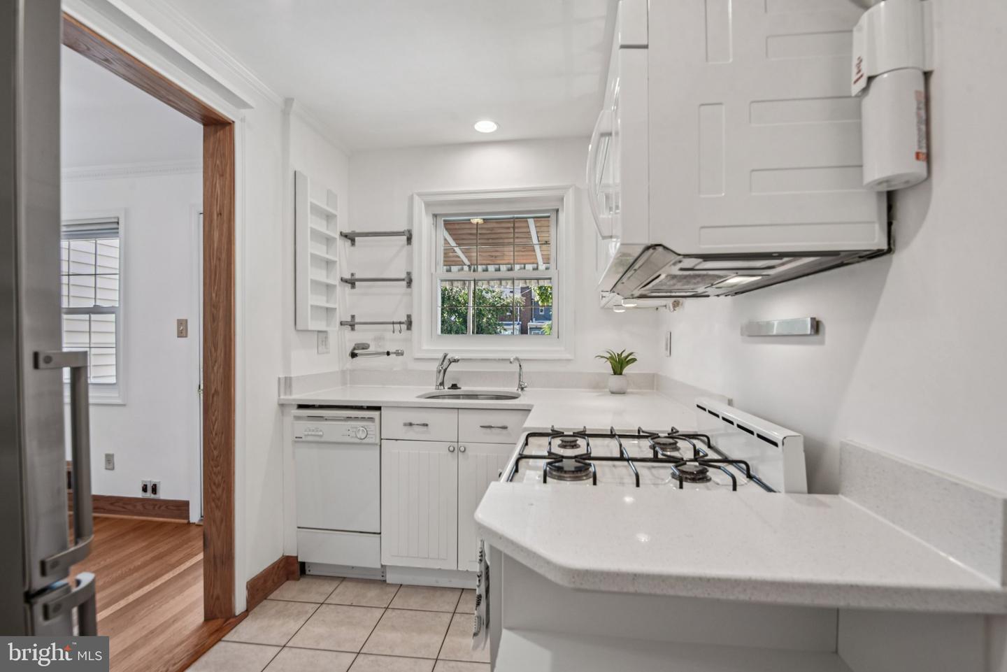 729 S FAYETTE ST S, ALEXANDRIA, Virginia 22314, 2 Bedrooms Bedrooms, 4 Rooms Rooms,1 BathroomBathrooms,Residential,For sale,729 S FAYETTE ST S,VAAX2050526 MLS # VAAX2050526