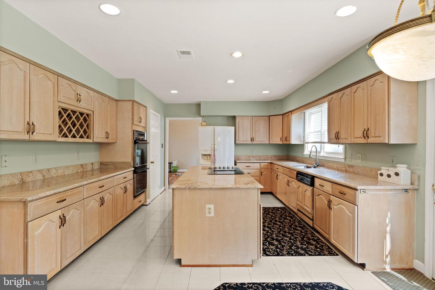 15409 EAGLE TAVERN LN, CENTREVILLE, Virginia 20120, 4 Bedrooms Bedrooms, ,3 BathroomsBathrooms,Residential,For sale,15409 EAGLE TAVERN LN,VAFX2272934 MLS # VAFX2272934