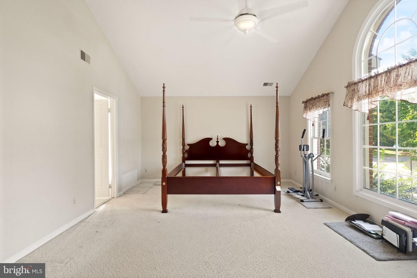 15409 EAGLE TAVERN LN, CENTREVILLE, Virginia 20120, 4 Bedrooms Bedrooms, ,3 BathroomsBathrooms,Residential,For sale,15409 EAGLE TAVERN LN,VAFX2272934 MLS # VAFX2272934