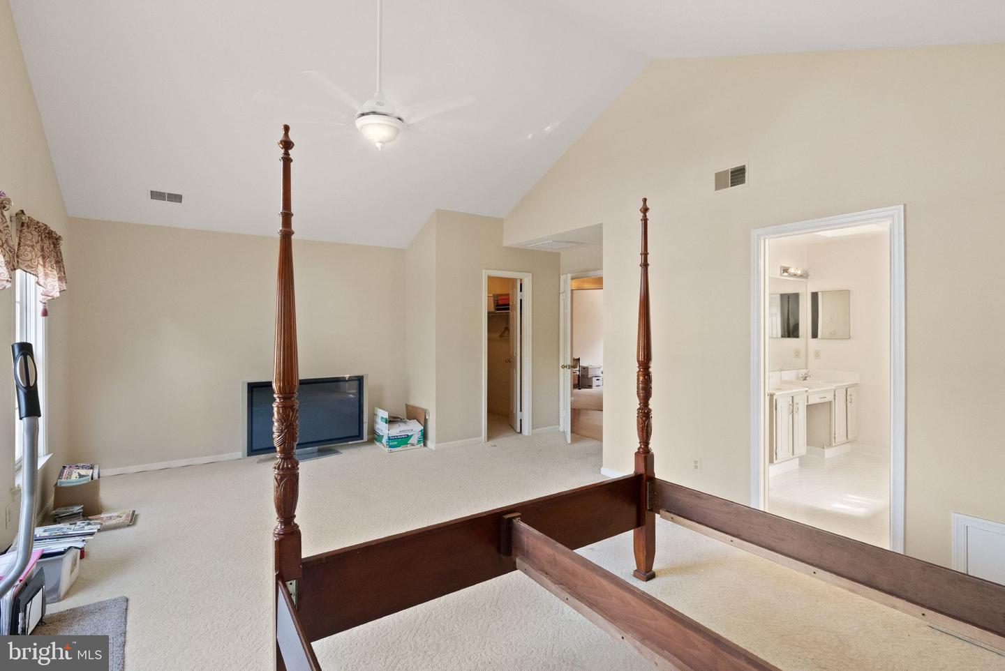 15409 EAGLE TAVERN LN, CENTREVILLE, Virginia 20120, 4 Bedrooms Bedrooms, ,3 BathroomsBathrooms,Residential,For sale,15409 EAGLE TAVERN LN,VAFX2272934 MLS # VAFX2272934