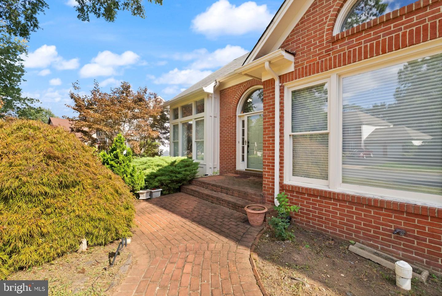 15409 EAGLE TAVERN LN, CENTREVILLE, Virginia 20120, 4 Bedrooms Bedrooms, ,3 BathroomsBathrooms,Residential,For sale,15409 EAGLE TAVERN LN,VAFX2272934 MLS # VAFX2272934
