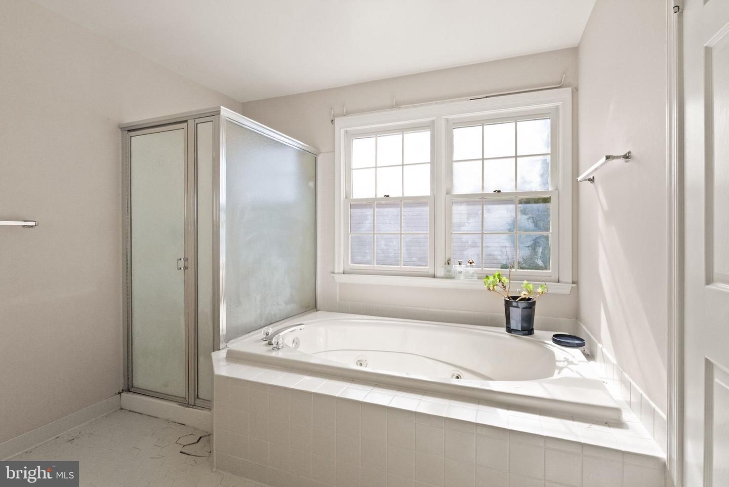 15409 EAGLE TAVERN LN, CENTREVILLE, Virginia 20120, 4 Bedrooms Bedrooms, ,3 BathroomsBathrooms,Residential,For sale,15409 EAGLE TAVERN LN,VAFX2272934 MLS # VAFX2272934