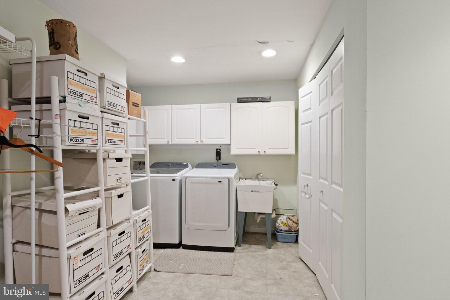 15409 EAGLE TAVERN LN, CENTREVILLE, Virginia 20120, 4 Bedrooms Bedrooms, ,3 BathroomsBathrooms,Residential,For sale,15409 EAGLE TAVERN LN,VAFX2272934 MLS # VAFX2272934