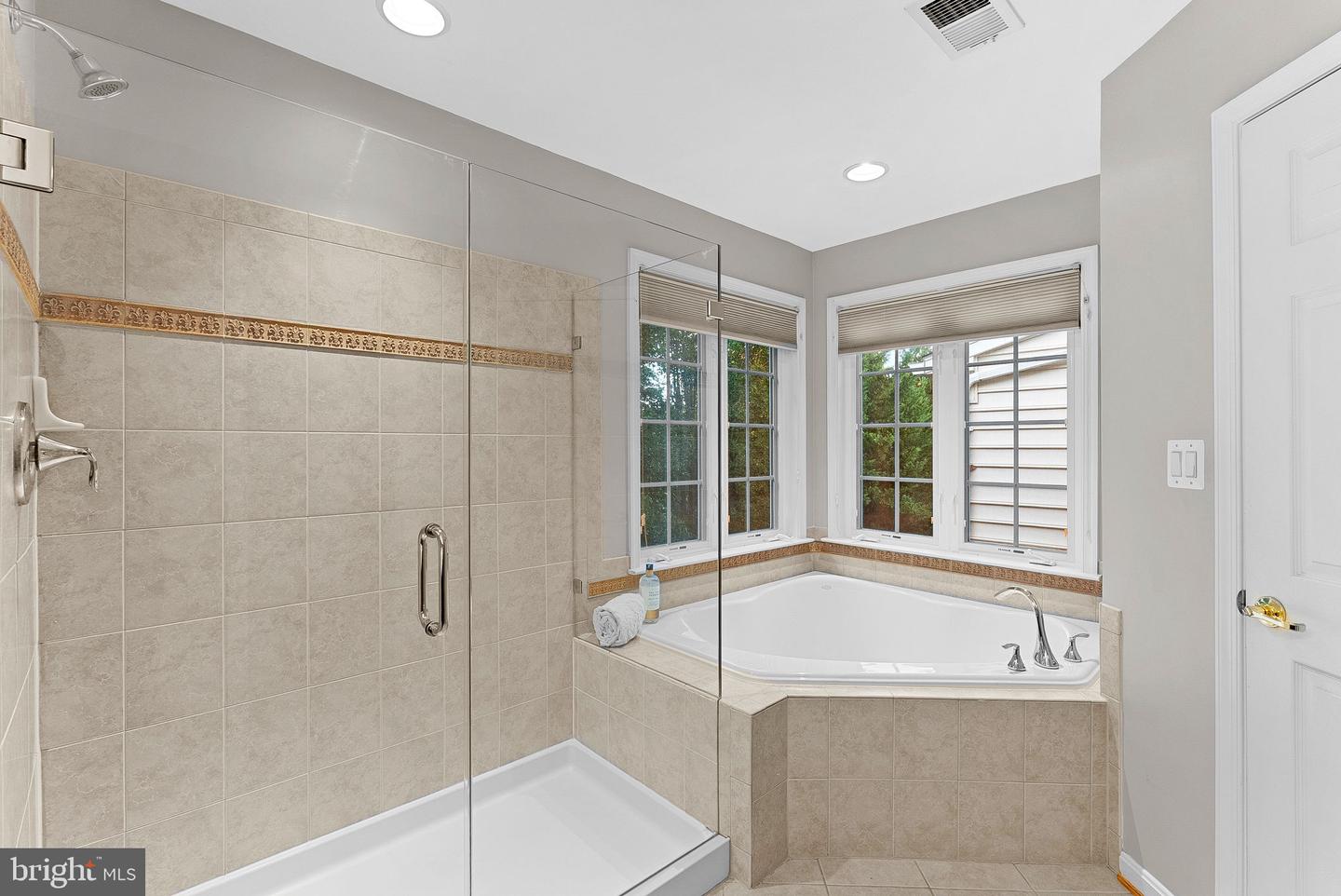 20368 CENTER BROOK SQ, STERLING, Virginia 20165, 3 Bedrooms Bedrooms, ,2 BathroomsBathrooms,Residential,For sale,20368 CENTER BROOK SQ,VALO2108386 MLS # VALO2108386