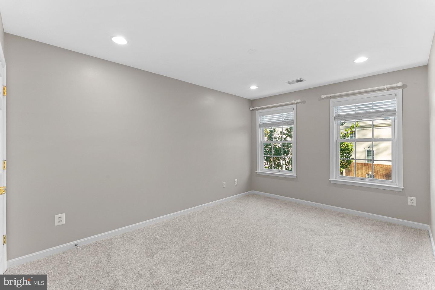 20368 CENTER BROOK SQ, STERLING, Virginia 20165, 3 Bedrooms Bedrooms, ,2 BathroomsBathrooms,Residential,For sale,20368 CENTER BROOK SQ,VALO2108386 MLS # VALO2108386
