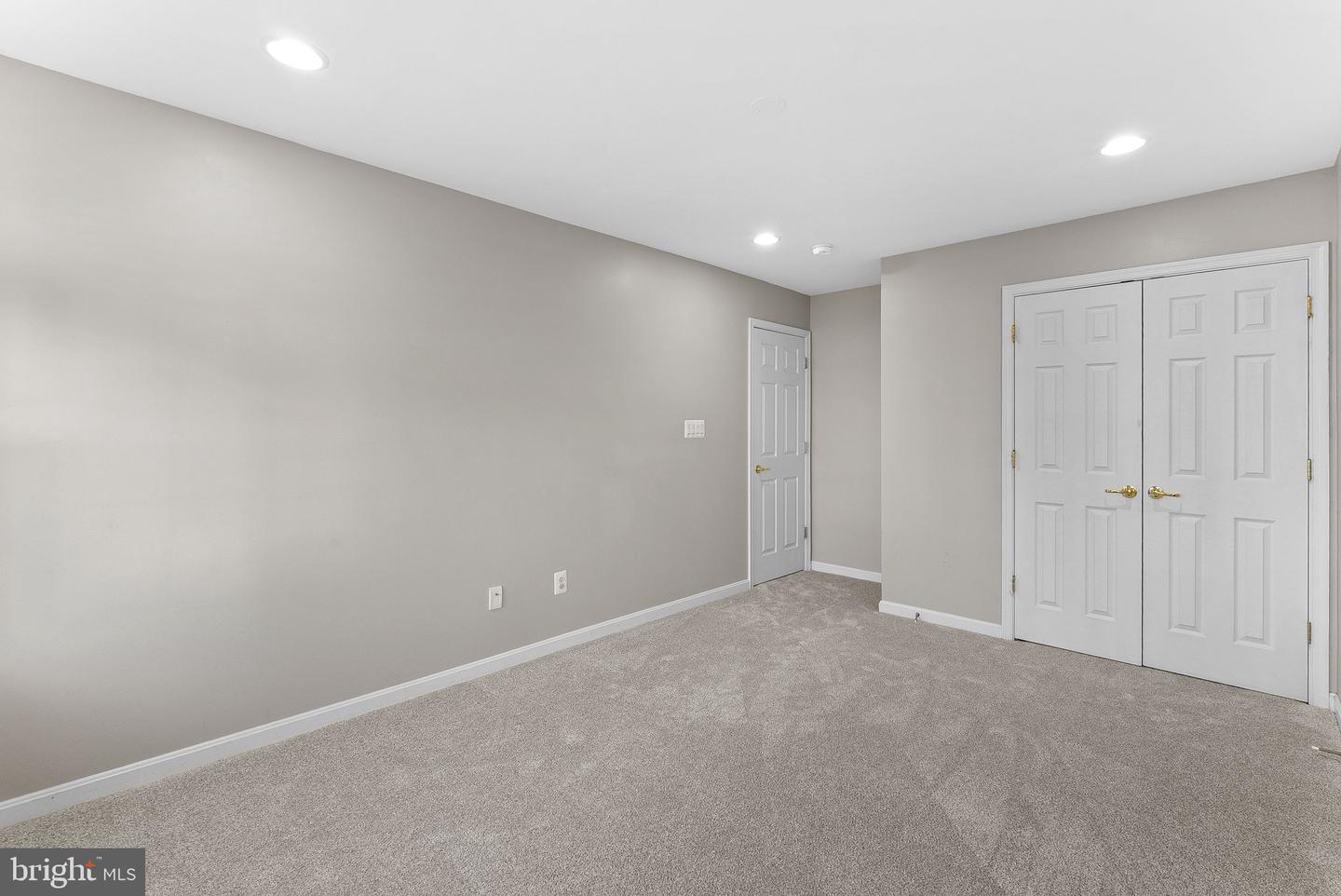 20368 CENTER BROOK SQ, STERLING, Virginia 20165, 3 Bedrooms Bedrooms, ,2 BathroomsBathrooms,Residential,For sale,20368 CENTER BROOK SQ,VALO2108386 MLS # VALO2108386