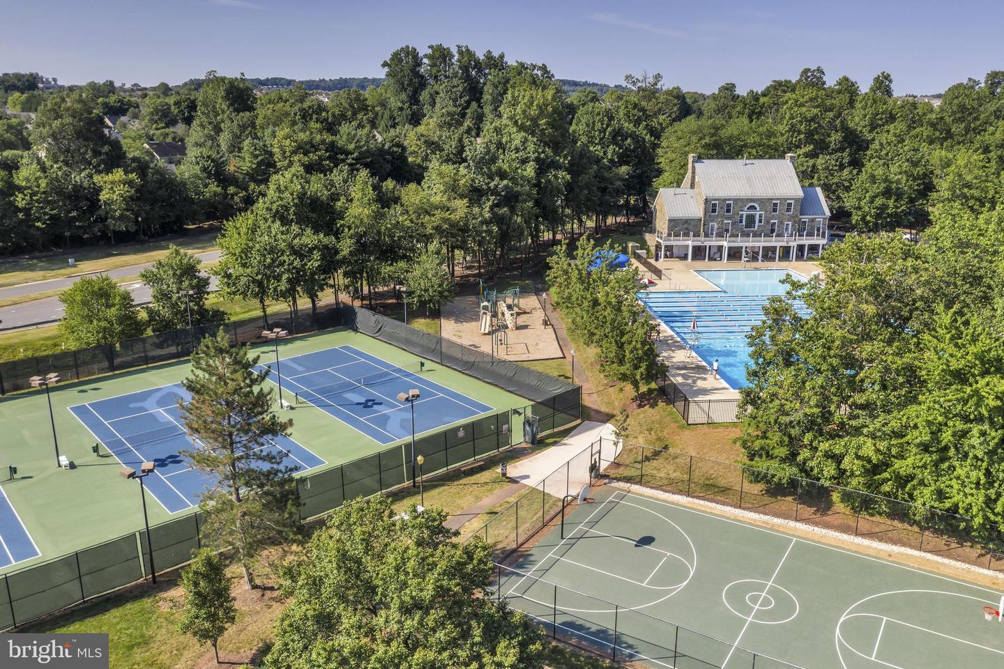 20368 CENTER BROOK SQ, STERLING, Virginia 20165, 3 Bedrooms Bedrooms, ,2 BathroomsBathrooms,Residential,For sale,20368 CENTER BROOK SQ,VALO2108386 MLS # VALO2108386