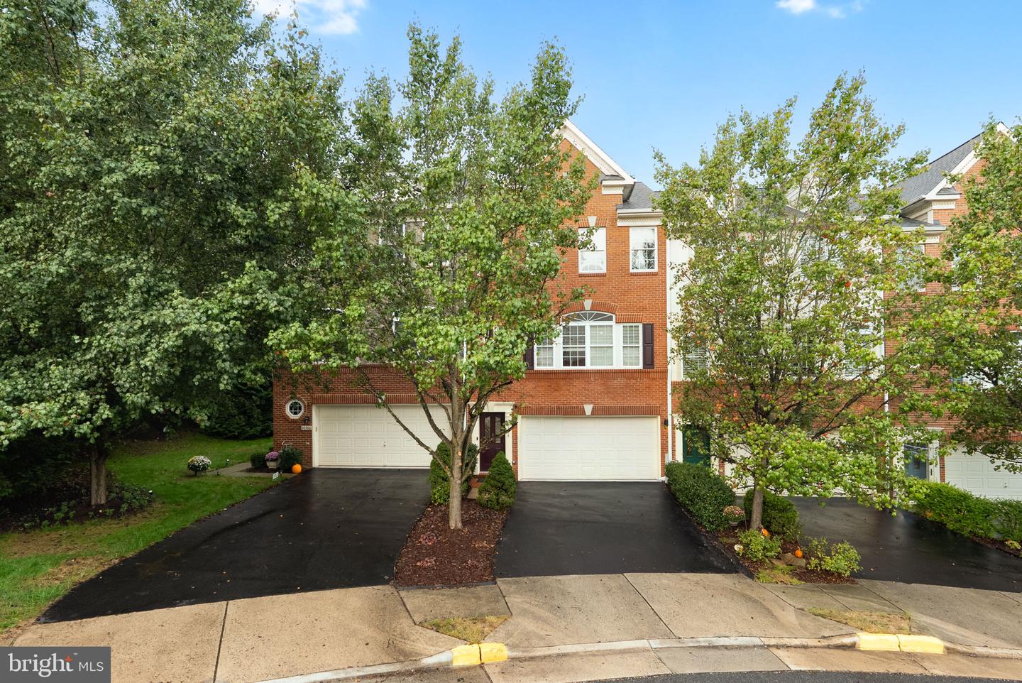 20368 CENTER BROOK SQ, STERLING, Virginia 20165, 3 Bedrooms Bedrooms, ,2 BathroomsBathrooms,Residential,For sale,20368 CENTER BROOK SQ,VALO2108386 MLS # VALO2108386