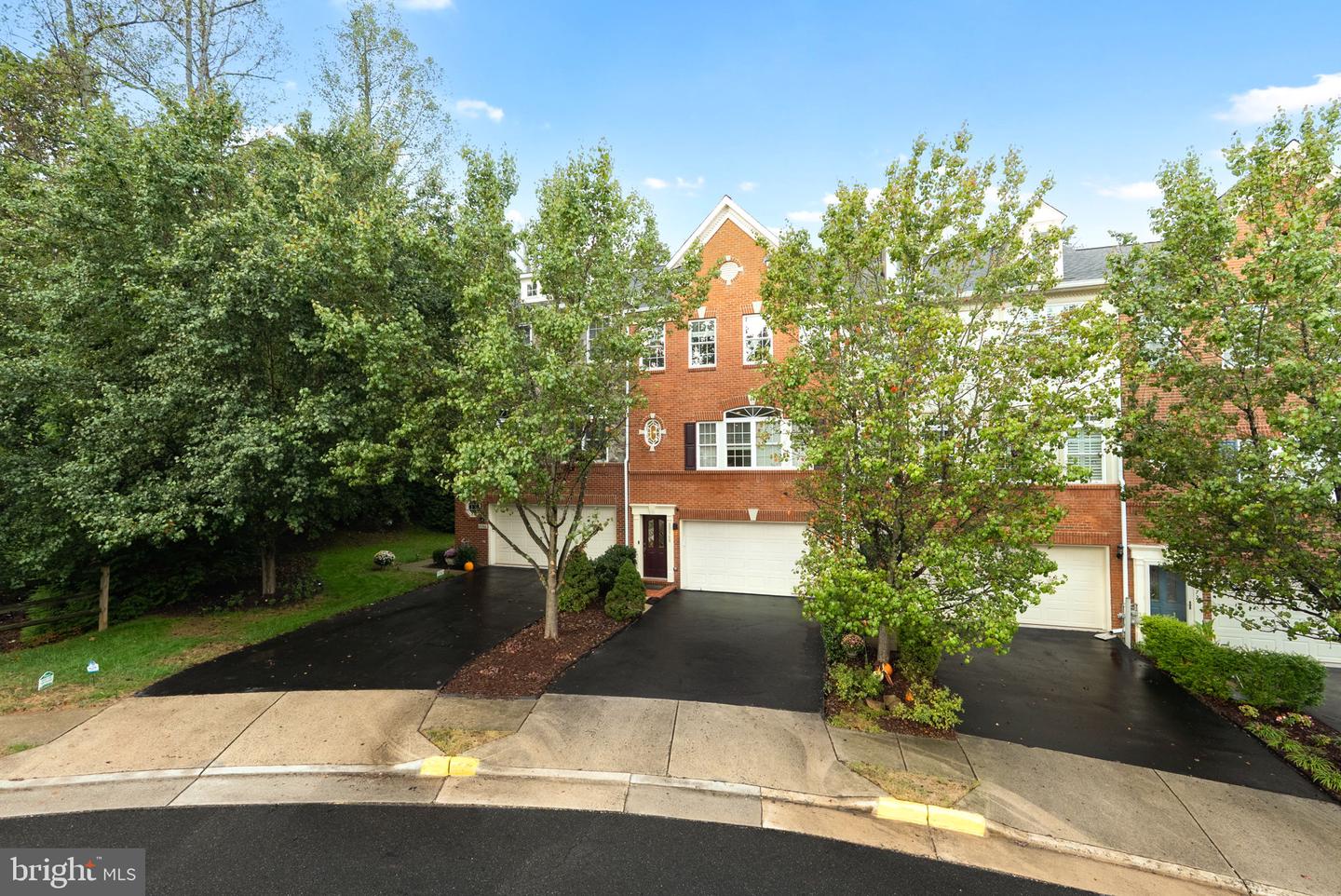 20368 CENTER BROOK SQ, STERLING, Virginia 20165, 3 Bedrooms Bedrooms, ,2 BathroomsBathrooms,Residential,For sale,20368 CENTER BROOK SQ,VALO2108386 MLS # VALO2108386