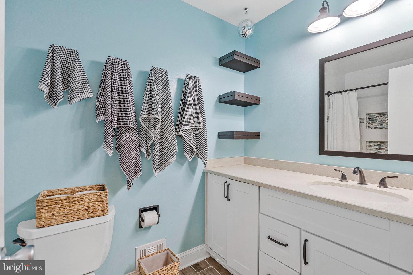 10808 STANHOPE PL, FAIRFAX, Virginia 22032, 3 Bedrooms Bedrooms, 12 Rooms Rooms,2 BathroomsBathrooms,Residential,For sale,10808 STANHOPE PL,VAFX2273148 MLS # VAFX2273148