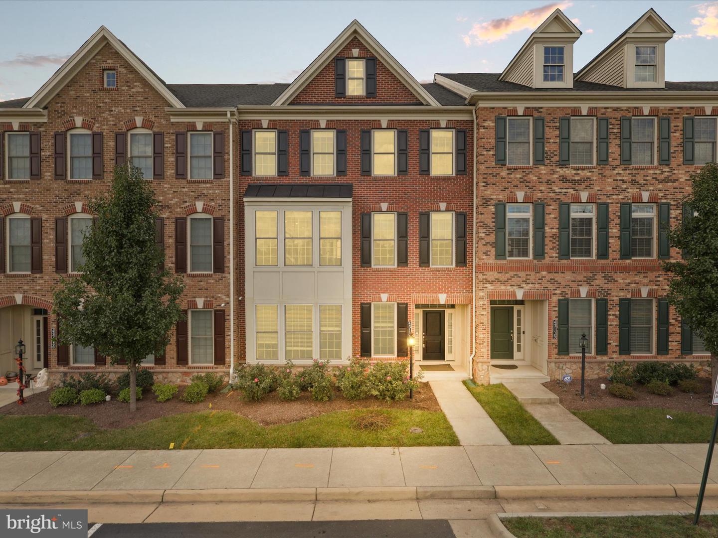 43141 CLARENDON SQ, ASHBURN, Virginia 20148, 4 Bedrooms Bedrooms, ,3 BathroomsBathrooms,Residential,For sale,43141 CLARENDON SQ,VALO2108402 MLS # VALO2108402