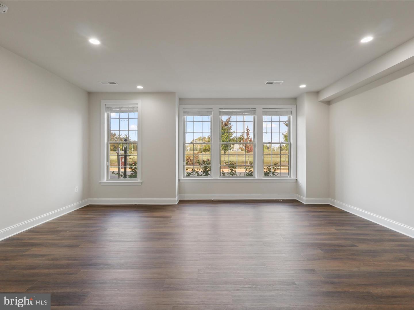 43141 CLARENDON SQ, ASHBURN, Virginia 20148, 4 Bedrooms Bedrooms, ,3 BathroomsBathrooms,Residential,For sale,43141 CLARENDON SQ,VALO2108402 MLS # VALO2108402