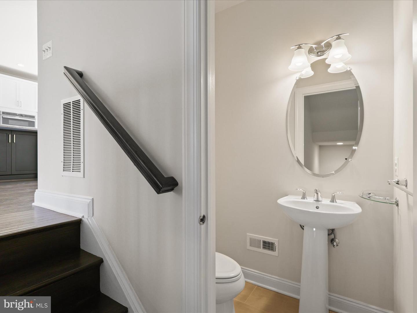 43141 CLARENDON SQ, ASHBURN, Virginia 20148, 4 Bedrooms Bedrooms, ,3 BathroomsBathrooms,Residential,For sale,43141 CLARENDON SQ,VALO2108402 MLS # VALO2108402