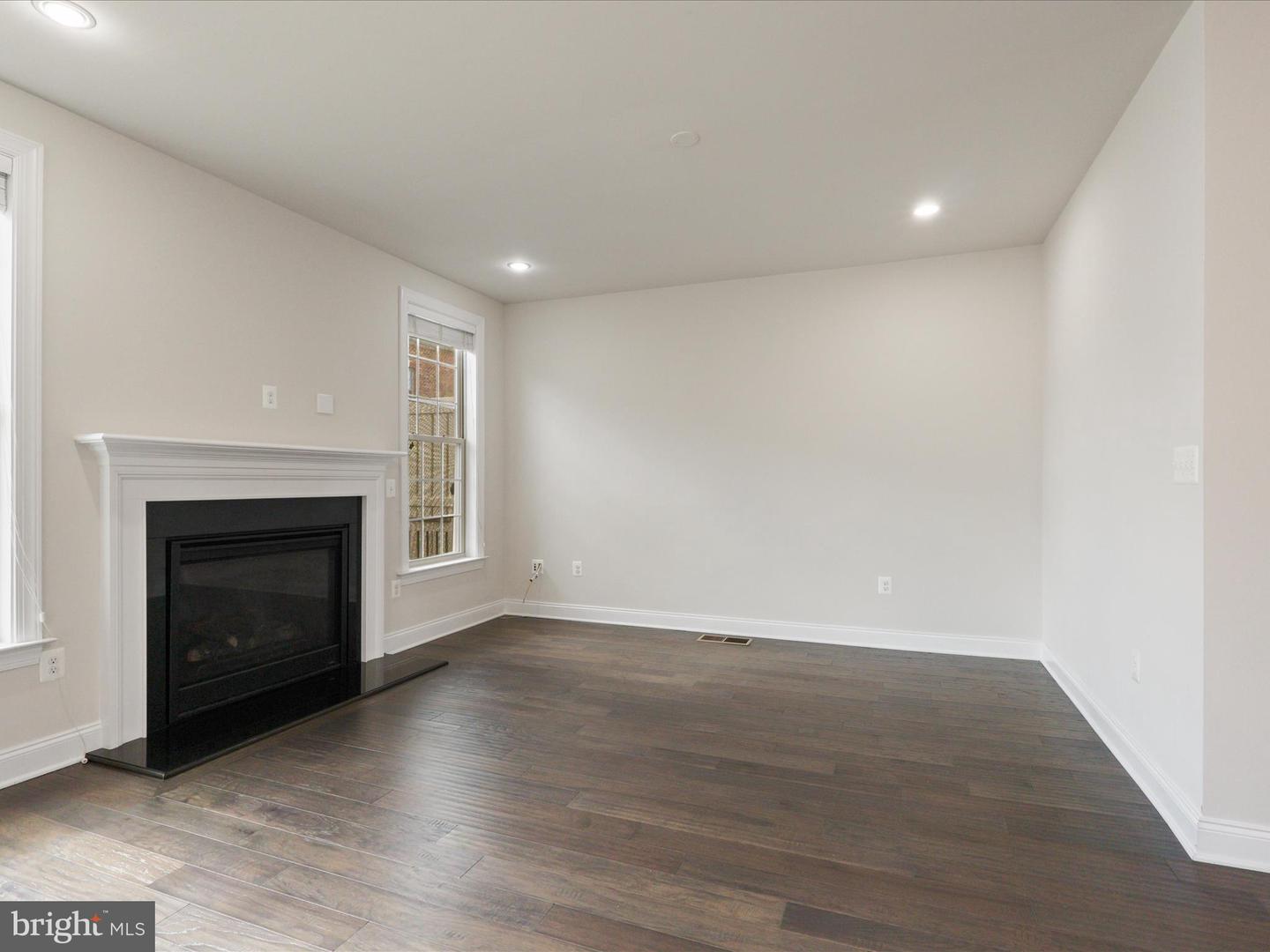 43141 CLARENDON SQ, ASHBURN, Virginia 20148, 4 Bedrooms Bedrooms, ,3 BathroomsBathrooms,Residential,For sale,43141 CLARENDON SQ,VALO2108402 MLS # VALO2108402