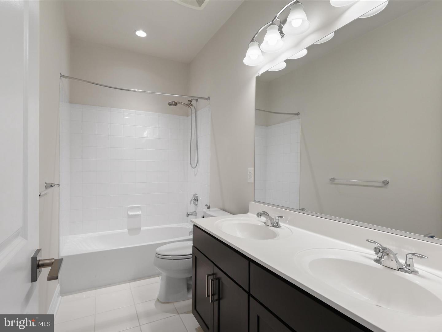 43141 CLARENDON SQ, ASHBURN, Virginia 20148, 4 Bedrooms Bedrooms, ,3 BathroomsBathrooms,Residential,For sale,43141 CLARENDON SQ,VALO2108402 MLS # VALO2108402