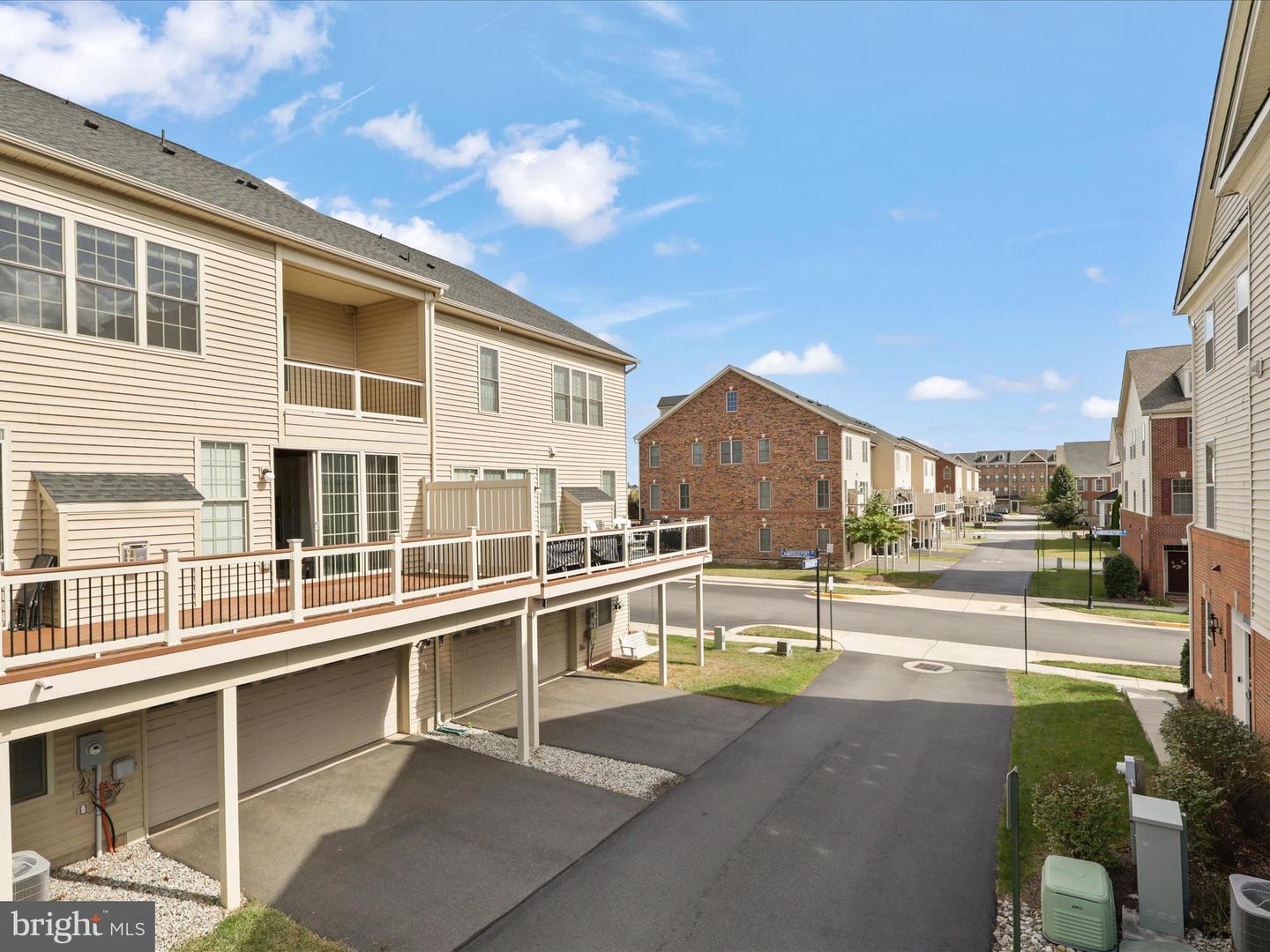 43141 CLARENDON SQ, ASHBURN, Virginia 20148, 4 Bedrooms Bedrooms, ,3 BathroomsBathrooms,Residential,For sale,43141 CLARENDON SQ,VALO2108402 MLS # VALO2108402