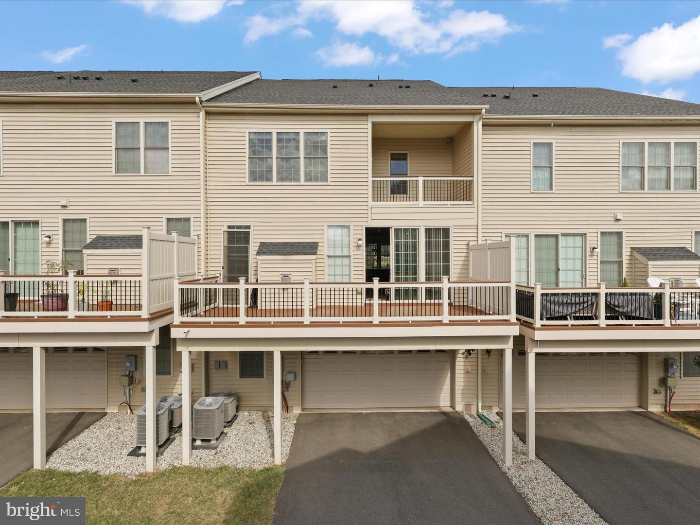43141 CLARENDON SQ, ASHBURN, Virginia 20148, 4 Bedrooms Bedrooms, ,3 BathroomsBathrooms,Residential,For sale,43141 CLARENDON SQ,VALO2108402 MLS # VALO2108402
