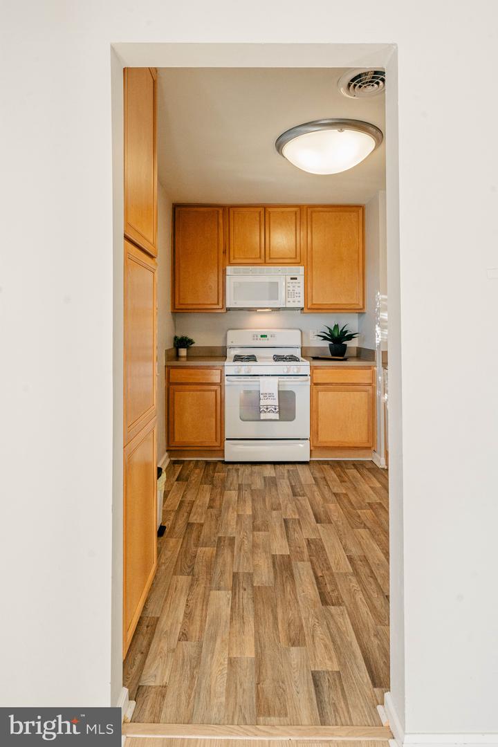 1805 WILLIAM ST #209C, FREDERICKSBURG, Virginia 22401, 1 Bedroom Bedrooms, ,1 BathroomBathrooms,Residential,For sale,1805 WILLIAM ST #209C,VAFB2009082 MLS # VAFB2009082