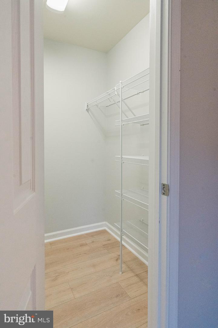 1805 WILLIAM ST #209C, FREDERICKSBURG, Virginia 22401, 1 Bedroom Bedrooms, ,1 BathroomBathrooms,Residential,For sale,1805 WILLIAM ST #209C,VAFB2009082 MLS # VAFB2009082