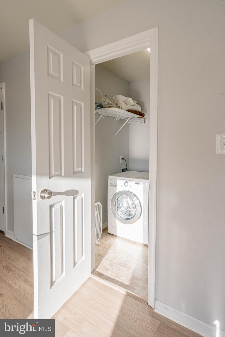 1805 WILLIAM ST #209C, FREDERICKSBURG, Virginia 22401, 1 Bedroom Bedrooms, ,1 BathroomBathrooms,Residential,For sale,1805 WILLIAM ST #209C,VAFB2009082 MLS # VAFB2009082