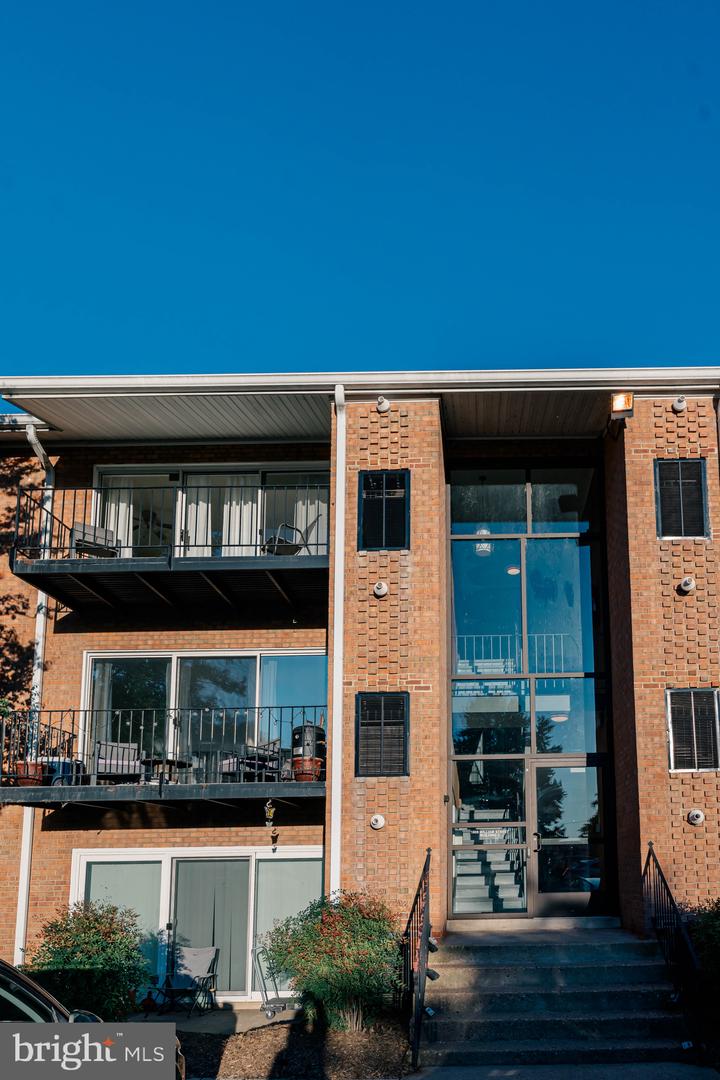 1805 WILLIAM ST #209C, FREDERICKSBURG, Virginia 22401, 1 Bedroom Bedrooms, ,1 BathroomBathrooms,Residential,For sale,1805 WILLIAM ST #209C,VAFB2009082 MLS # VAFB2009082