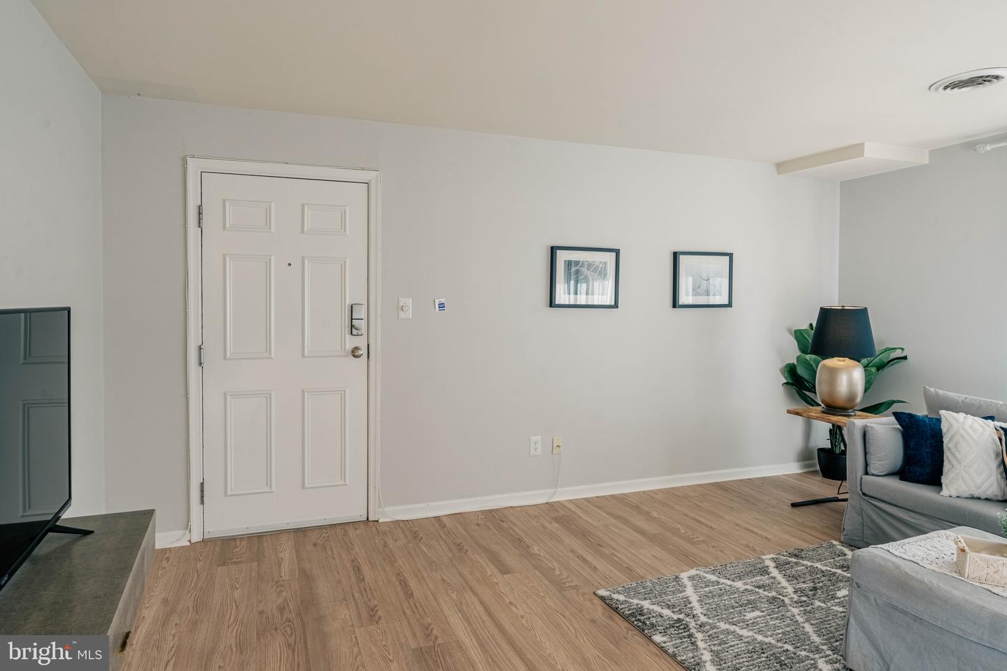 1805 WILLIAM ST #209C, FREDERICKSBURG, Virginia 22401, 1 Bedroom Bedrooms, ,1 BathroomBathrooms,Residential,For sale,1805 WILLIAM ST #209C,VAFB2009082 MLS # VAFB2009082