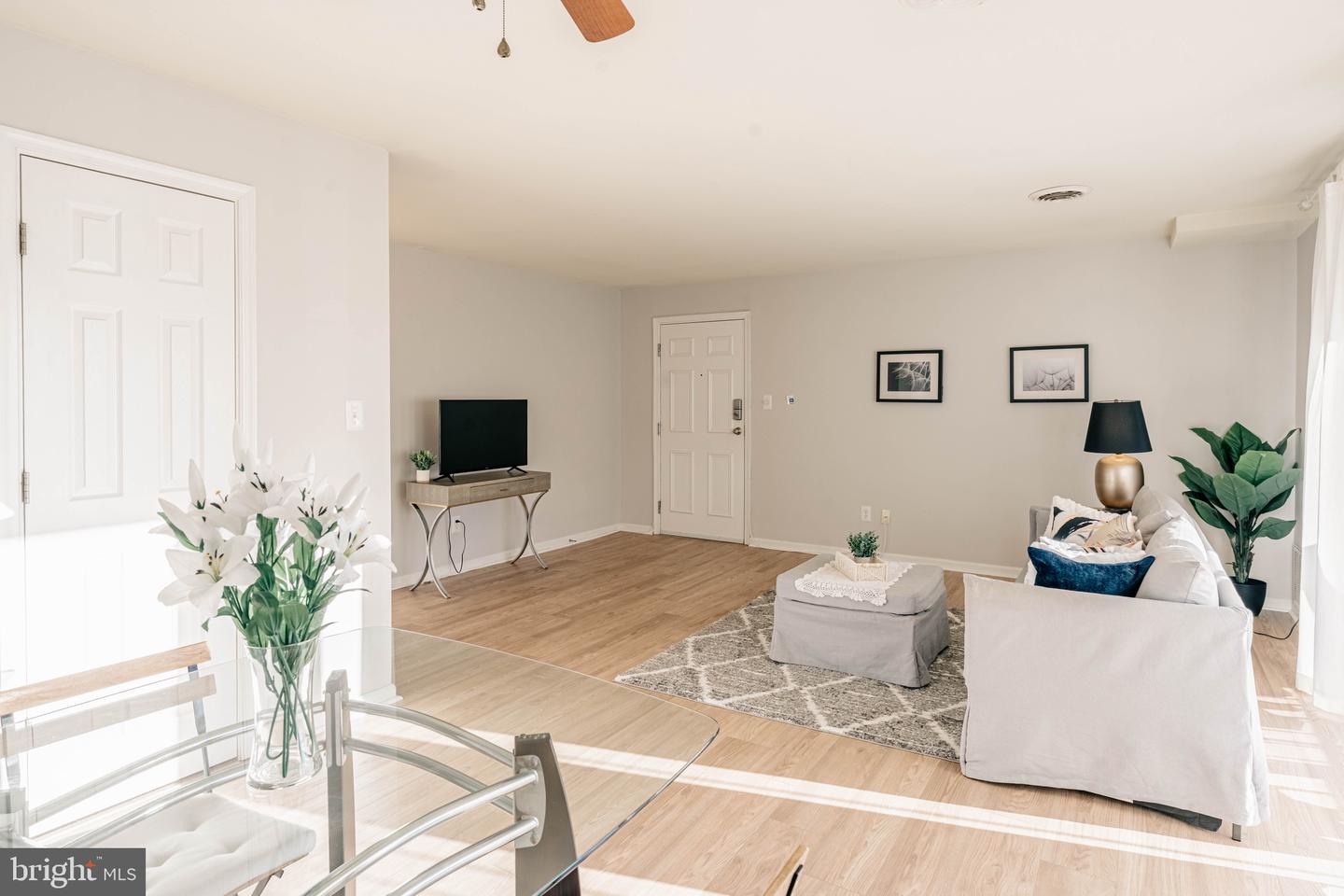1805 WILLIAM ST #209C, FREDERICKSBURG, Virginia 22401, 1 Bedroom Bedrooms, ,1 BathroomBathrooms,Residential,For sale,1805 WILLIAM ST #209C,VAFB2009082 MLS # VAFB2009082