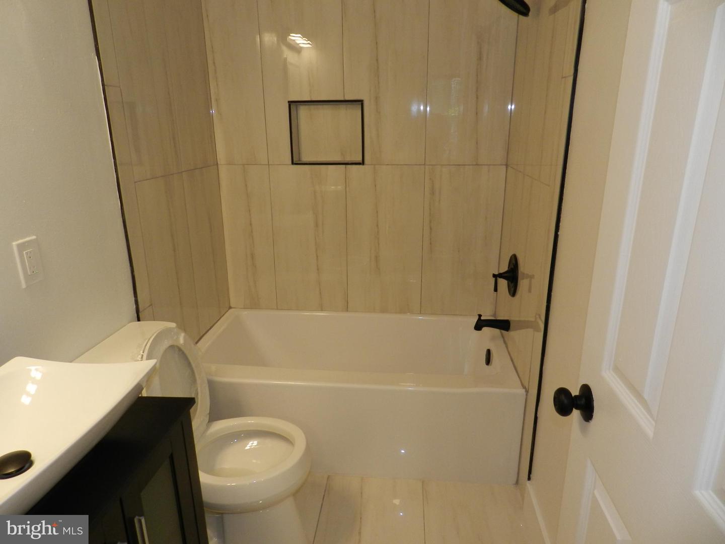 4325 HALLEY TER SE #101, WASHINGTON, District Of Columbia 20032, 2 Bedrooms Bedrooms, ,2 BathroomsBathrooms,Residential,For sale,4325 HALLEY TER SE #101,DCDC2226010 MLS # DCDC2226010