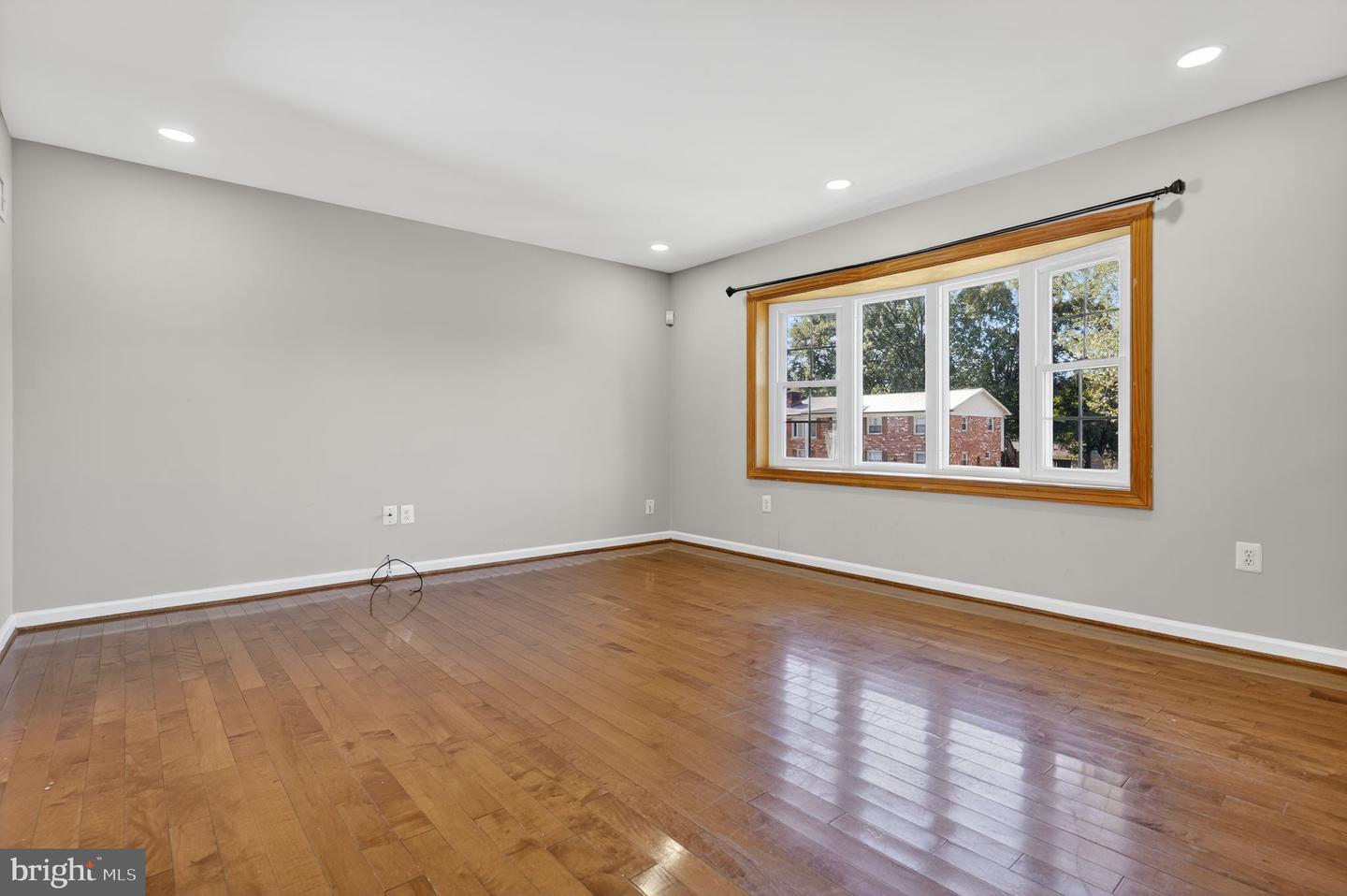 4736 KIRKDALE DR, WOODBRIDGE, Virginia 22193, 4 Bedrooms Bedrooms, ,3 BathroomsBathrooms,Residential,For sale,4736 KIRKDALE DR,VAPW2105692 MLS # VAPW2105692