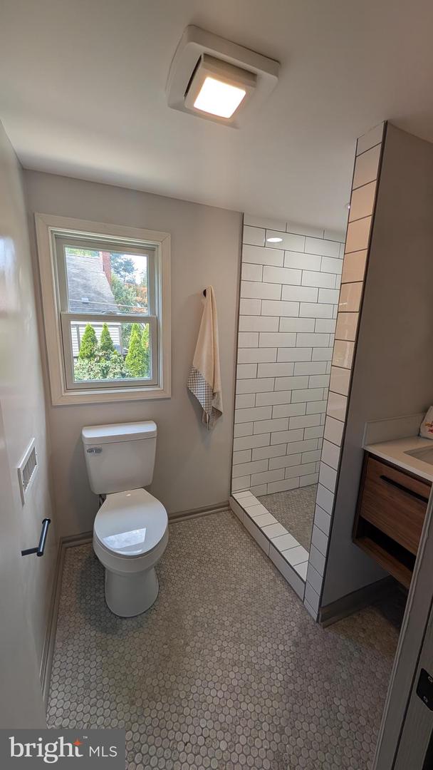 2834 BOLLING RD, FALLS CHURCH, Virginia 22042, 4 Bedrooms Bedrooms, ,2 BathroomsBathrooms,Residential,For sale,2834 BOLLING RD,VAFX2273590 MLS # VAFX2273590