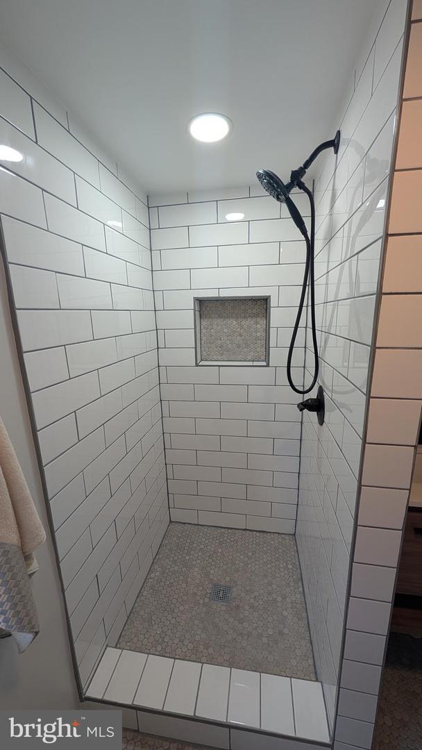 2834 BOLLING RD, FALLS CHURCH, Virginia 22042, 4 Bedrooms Bedrooms, ,2 BathroomsBathrooms,Residential,For sale,2834 BOLLING RD,VAFX2273590 MLS # VAFX2273590