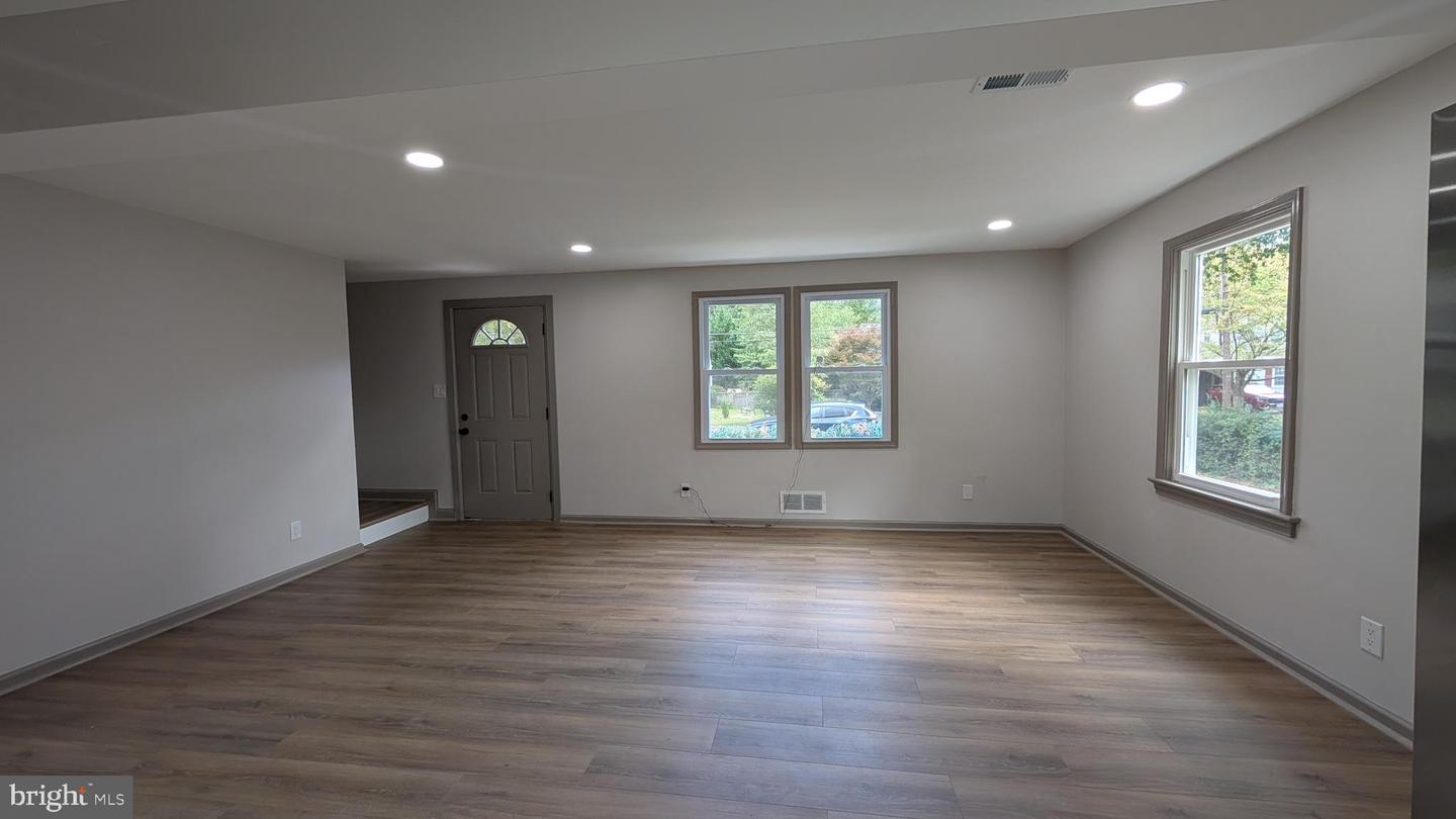 2834 BOLLING RD, FALLS CHURCH, Virginia 22042, 4 Bedrooms Bedrooms, ,2 BathroomsBathrooms,Residential,For sale,2834 BOLLING RD,VAFX2273590 MLS # VAFX2273590
