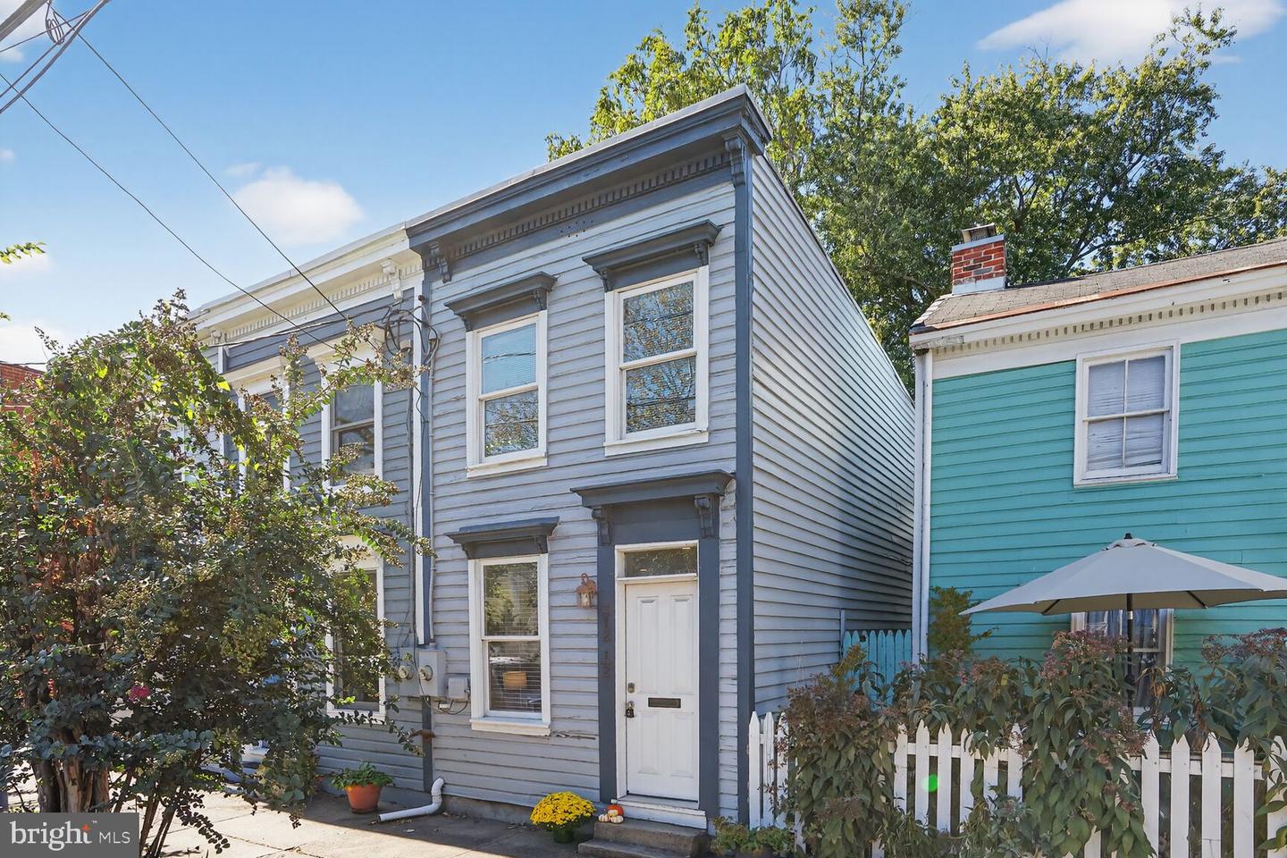 312 N HENRY ST #1/2, ALEXANDRIA, Virginia 22314, 2 Bedrooms Bedrooms, ,1 BathroomBathrooms,Residential,For sale,312 N HENRY ST #1/2,VAAX2050688 MLS # VAAX2050688