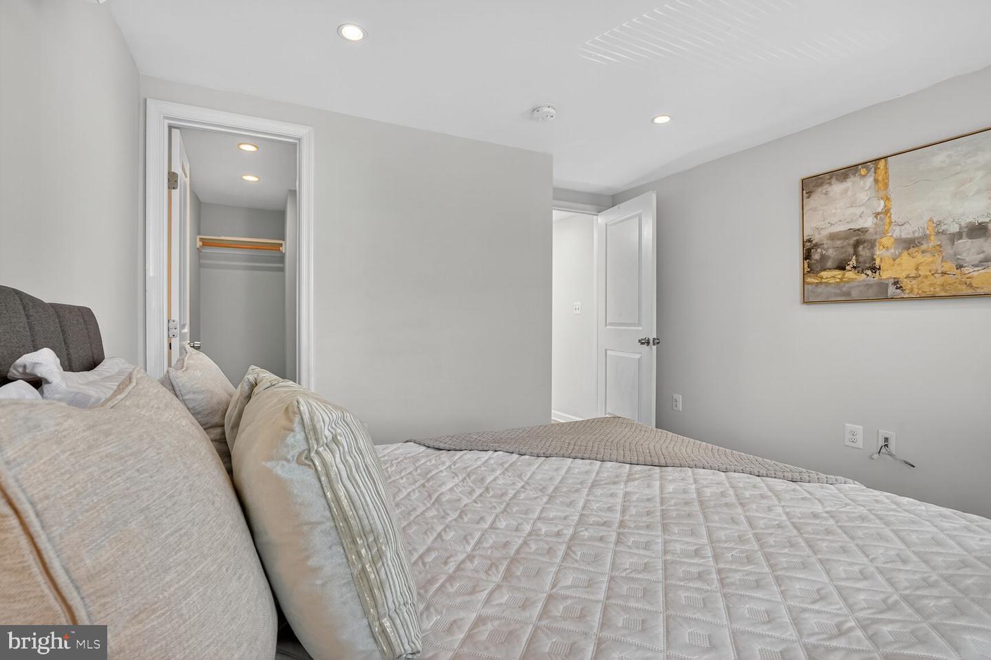 312 N HENRY ST #1/2, ALEXANDRIA, Virginia 22314, 2 Bedrooms Bedrooms, ,1 BathroomBathrooms,Residential,For sale,312 N HENRY ST #1/2,VAAX2050688 MLS # VAAX2050688
