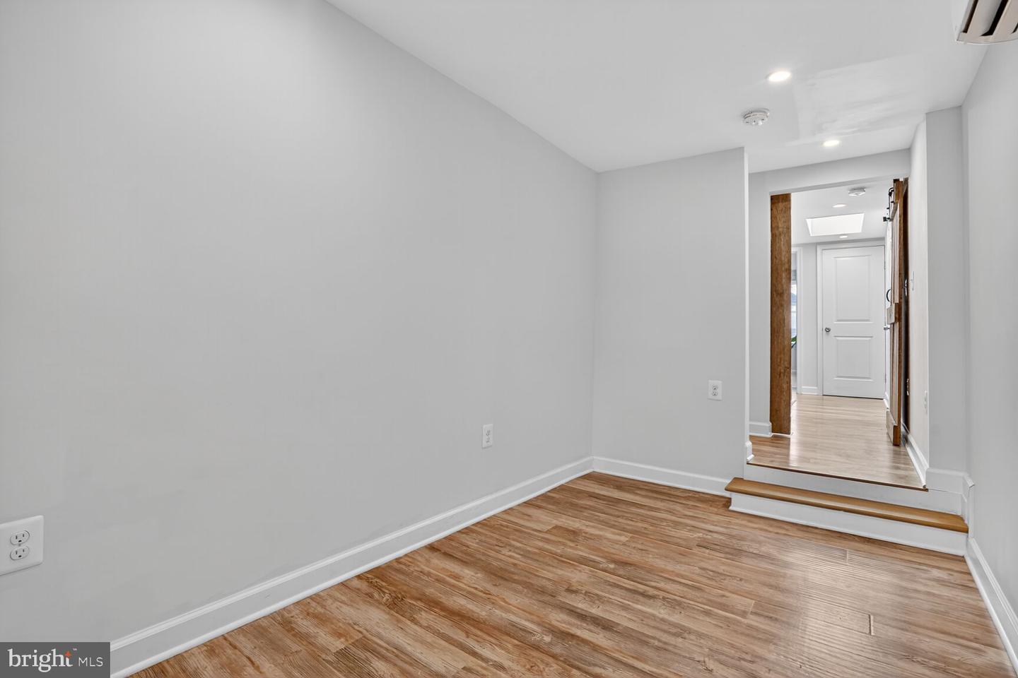 312 N HENRY ST #1/2, ALEXANDRIA, Virginia 22314, 2 Bedrooms Bedrooms, ,1 BathroomBathrooms,Residential,For sale,312 N HENRY ST #1/2,VAAX2050688 MLS # VAAX2050688