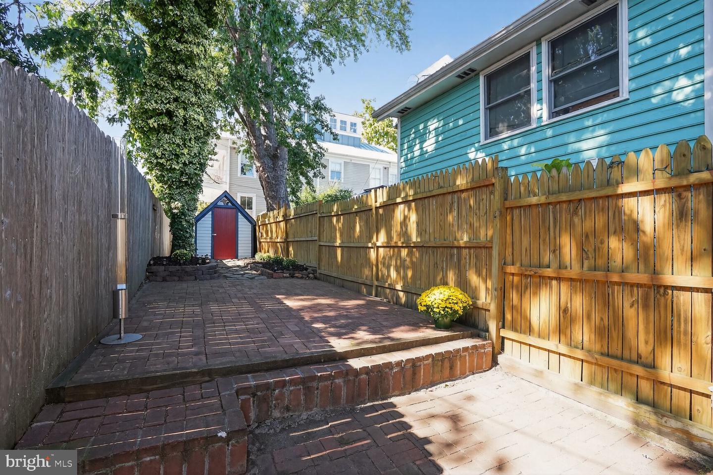 312 N HENRY ST #1/2, ALEXANDRIA, Virginia 22314, 2 Bedrooms Bedrooms, ,1 BathroomBathrooms,Residential,For sale,312 N HENRY ST #1/2,VAAX2050688 MLS # VAAX2050688