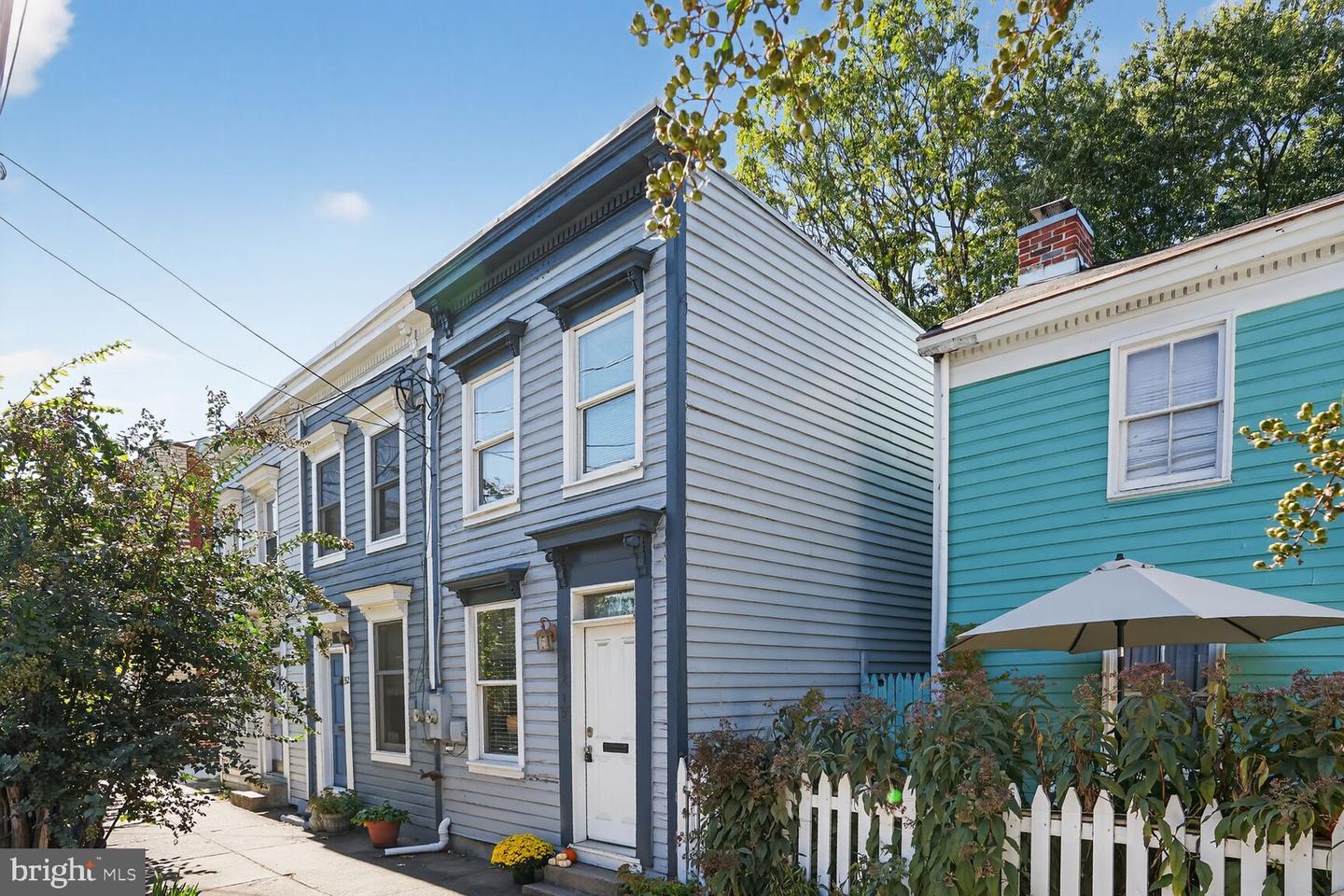 312 N HENRY ST #1/2, ALEXANDRIA, Virginia 22314, 2 Bedrooms Bedrooms, ,1 BathroomBathrooms,Residential,For sale,312 N HENRY ST #1/2,VAAX2050688 MLS # VAAX2050688