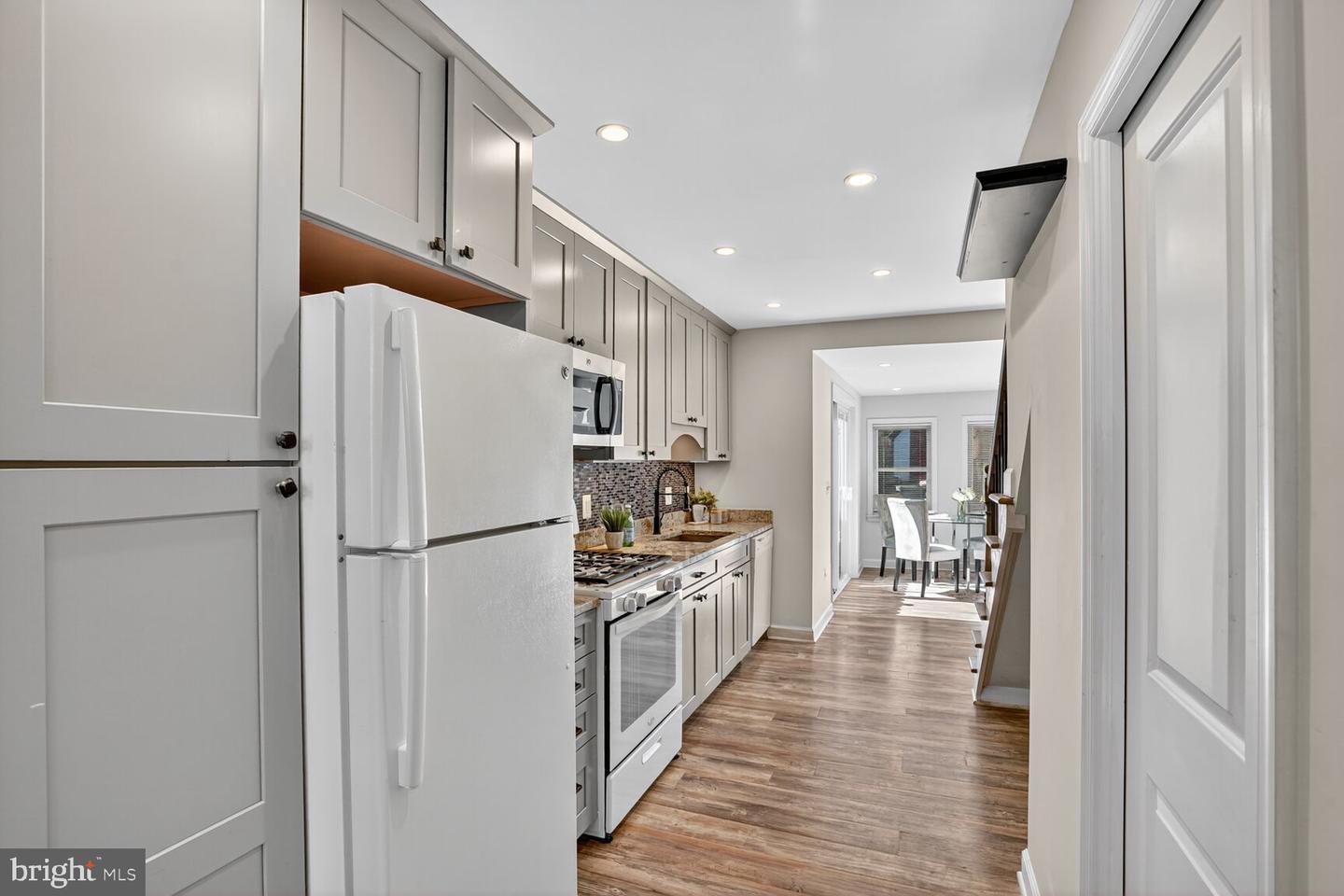 312 N HENRY ST #1/2, ALEXANDRIA, Virginia 22314, 2 Bedrooms Bedrooms, ,1 BathroomBathrooms,Residential,For sale,312 N HENRY ST #1/2,VAAX2050688 MLS # VAAX2050688