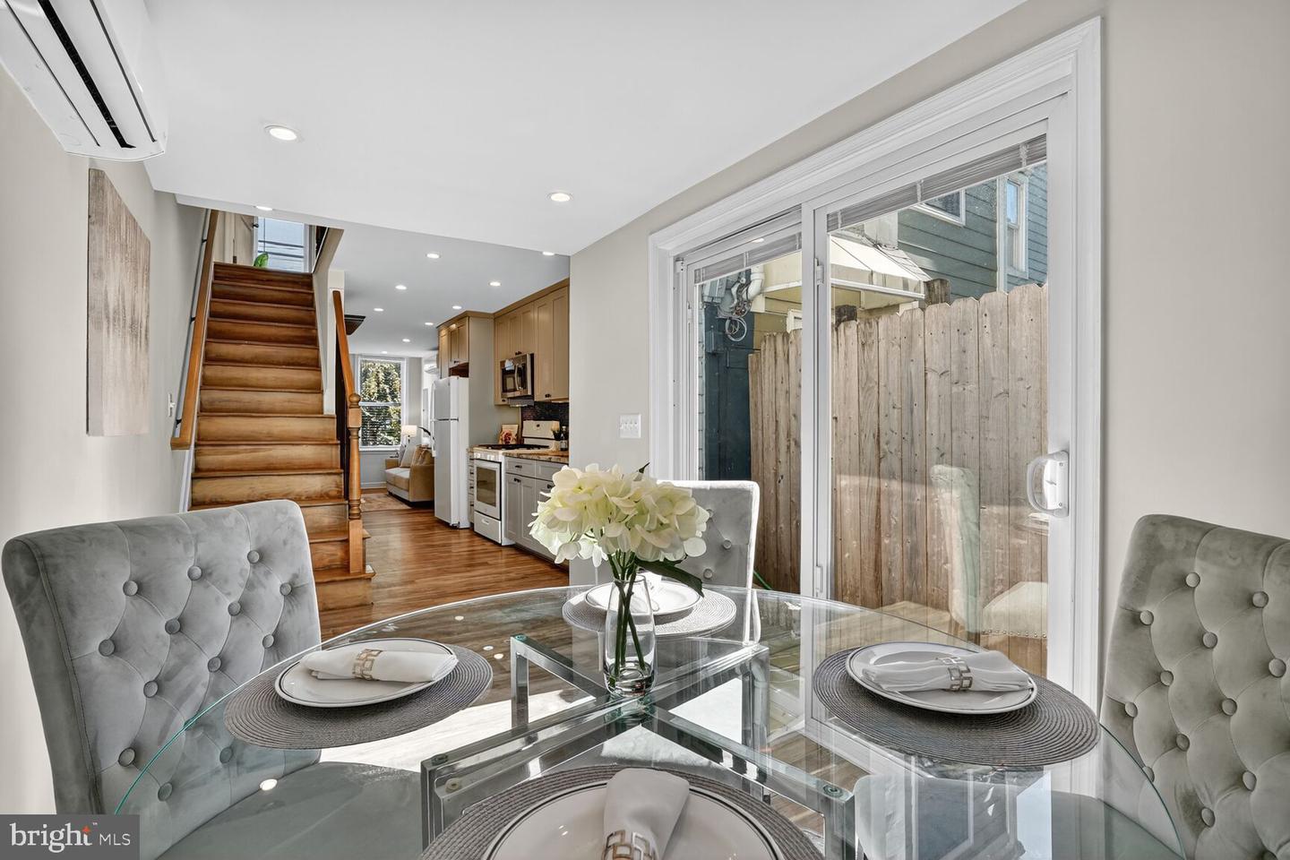 312 N HENRY ST #1/2, ALEXANDRIA, Virginia 22314, 2 Bedrooms Bedrooms, ,1 BathroomBathrooms,Residential,For sale,312 N HENRY ST #1/2,VAAX2050688 MLS # VAAX2050688