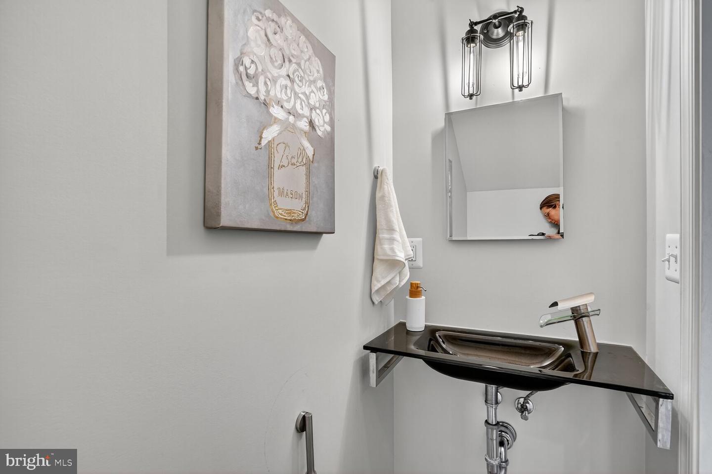 312 N HENRY ST #1/2, ALEXANDRIA, Virginia 22314, 2 Bedrooms Bedrooms, ,1 BathroomBathrooms,Residential,For sale,312 N HENRY ST #1/2,VAAX2050688 MLS # VAAX2050688