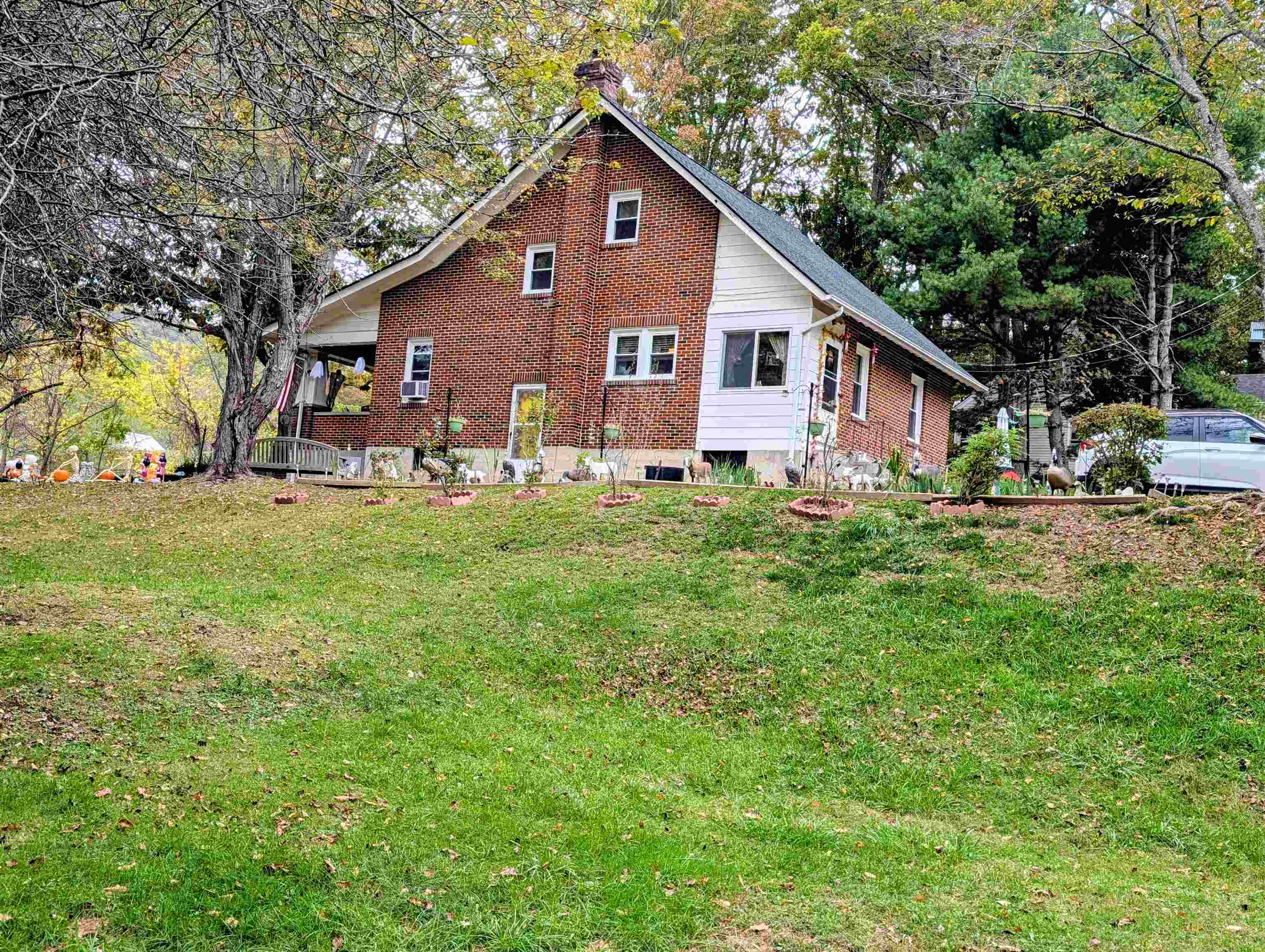 45 METHODIST CHURCH LN, HOT SPRINGS, Virginia 24445, 3 Bedrooms Bedrooms, ,2 BathroomsBathrooms,Residential,Walton,45 METHODIST CHURCH LN,670010 MLS # 670010 45 METHODIST CHURCH LN, HOT SPRINGS, Virginia 24445, 3 Bedrooms Bedrooms, ,2 BathroomsBathrooms,Residential,Walton,45 METHODIST CHURCH LN,670010 MLS # 670010