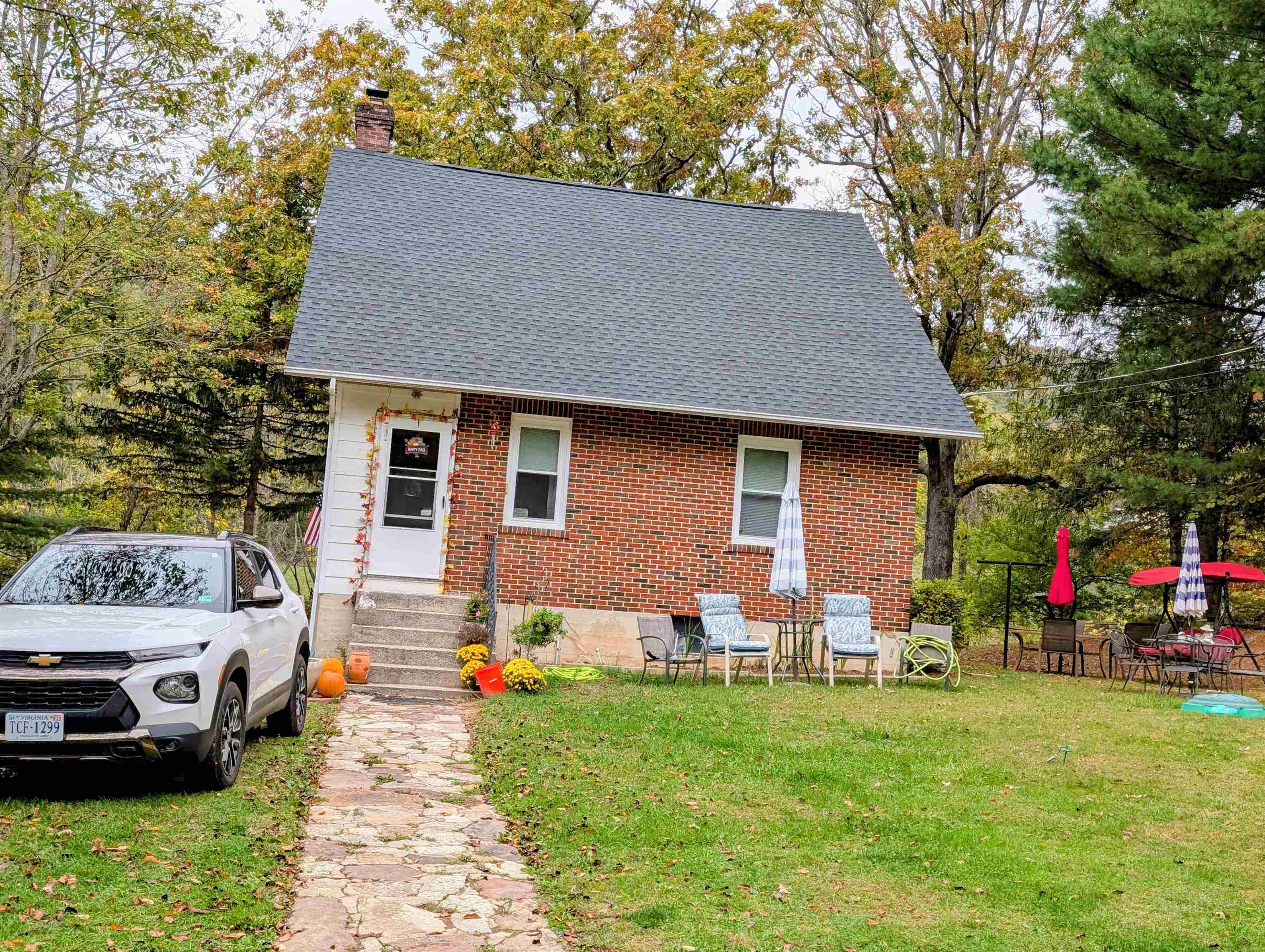 45 METHODIST CHURCH LN, HOT SPRINGS, Virginia 24445, 3 Bedrooms Bedrooms, ,2 BathroomsBathrooms,Residential,Walton,45 METHODIST CHURCH LN,670010 MLS # 670010 45 METHODIST CHURCH LN, HOT SPRINGS, Virginia 24445, 3 Bedrooms Bedrooms, ,2 BathroomsBathrooms,Residential,Walton,45 METHODIST CHURCH LN,670010 MLS # 670010