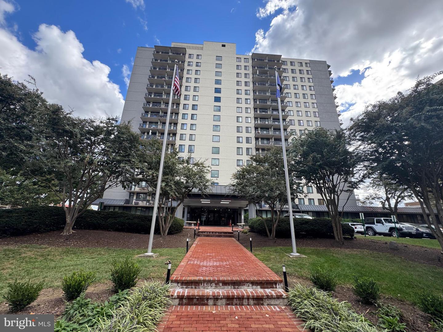 801 N PITT ST #401, ALEXANDRIA, Virginia 22314, ,1 BathroomBathrooms,Residential,For sale,801 N PITT ST #401,VAAX2050702 MLS # VAAX2050702